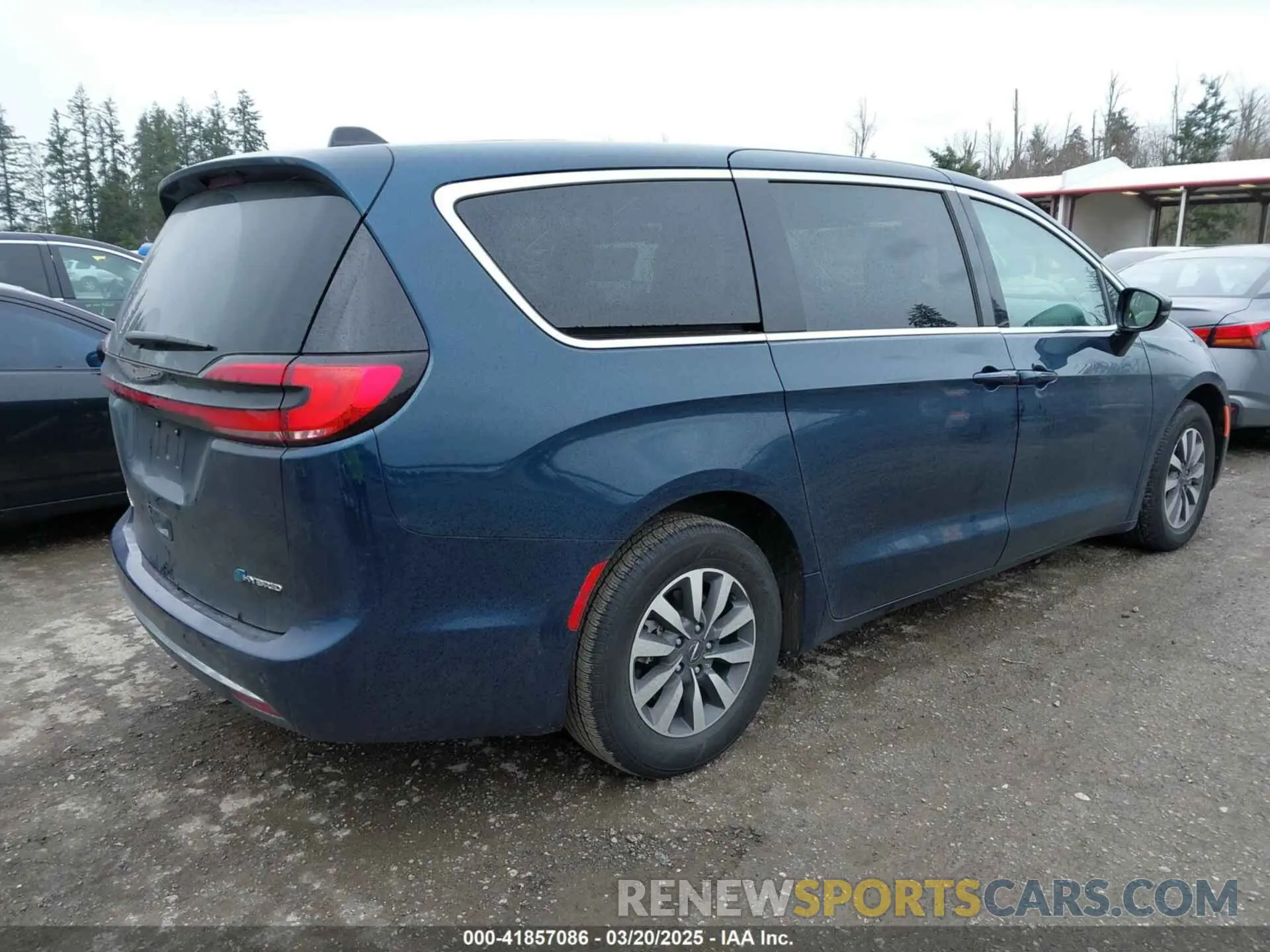 4 Photograph of a damaged car 2C4RC1S73RR188434 CHRYSLER PACIFICA HYBRID 2024