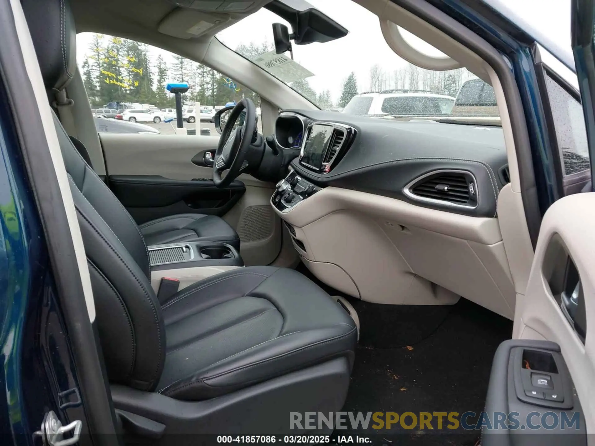 5 Photograph of a damaged car 2C4RC1S73RR188434 CHRYSLER PACIFICA HYBRID 2024
