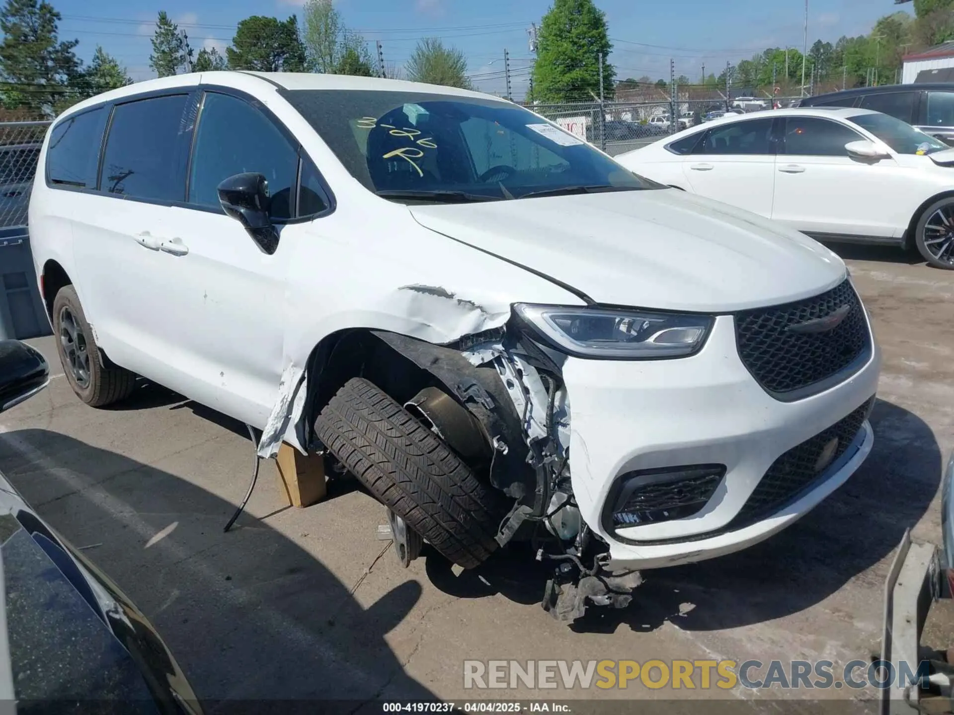 1 Фотография поврежденного автомобиля 2C4RC1S74RR115265 CHRYSLER PACIFICA HYBRID 2024