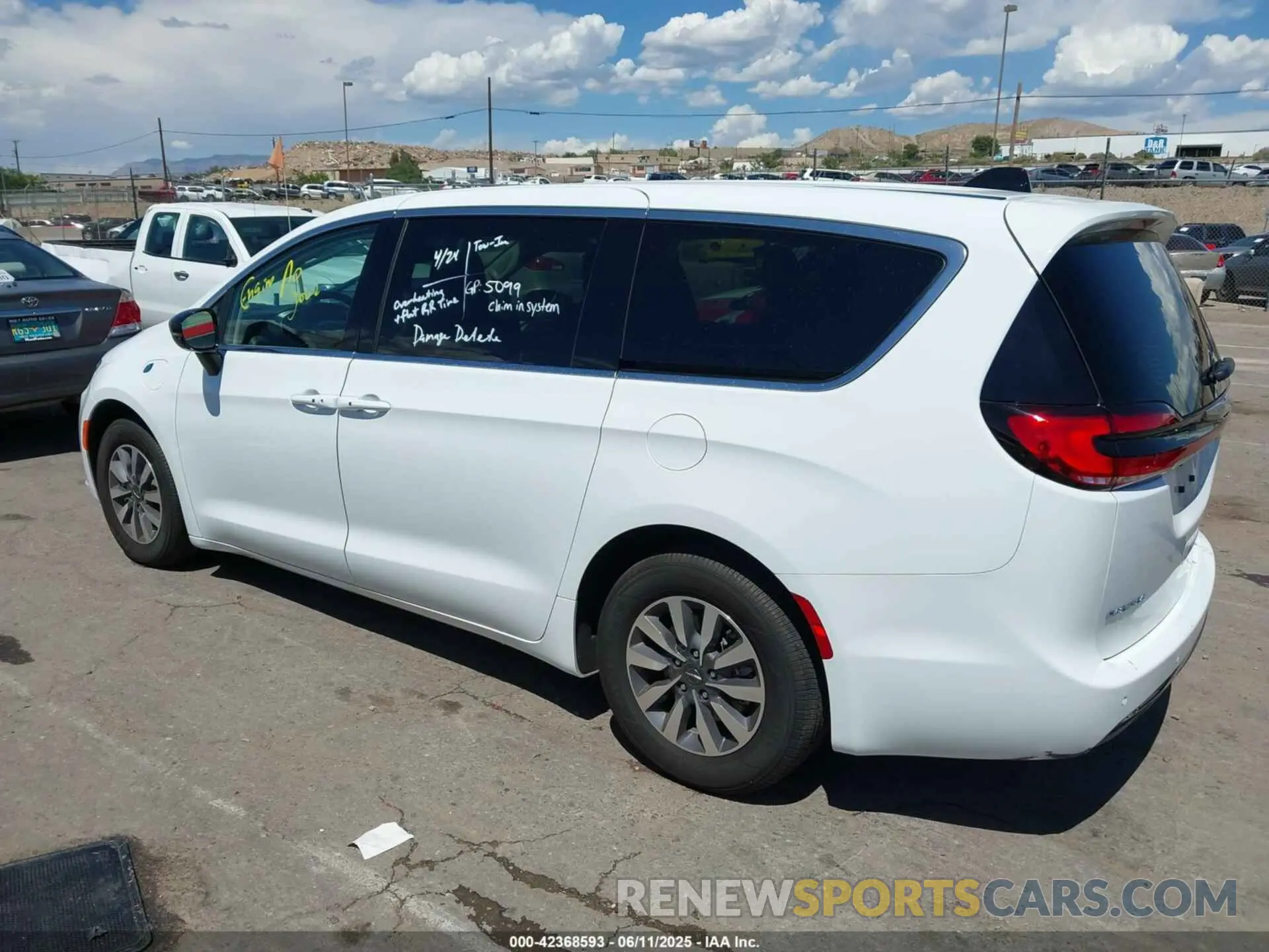 14 Photograph of a damaged car 2C4RC1S74RR153420 CHRYSLER PACIFICA HYBRID 2024