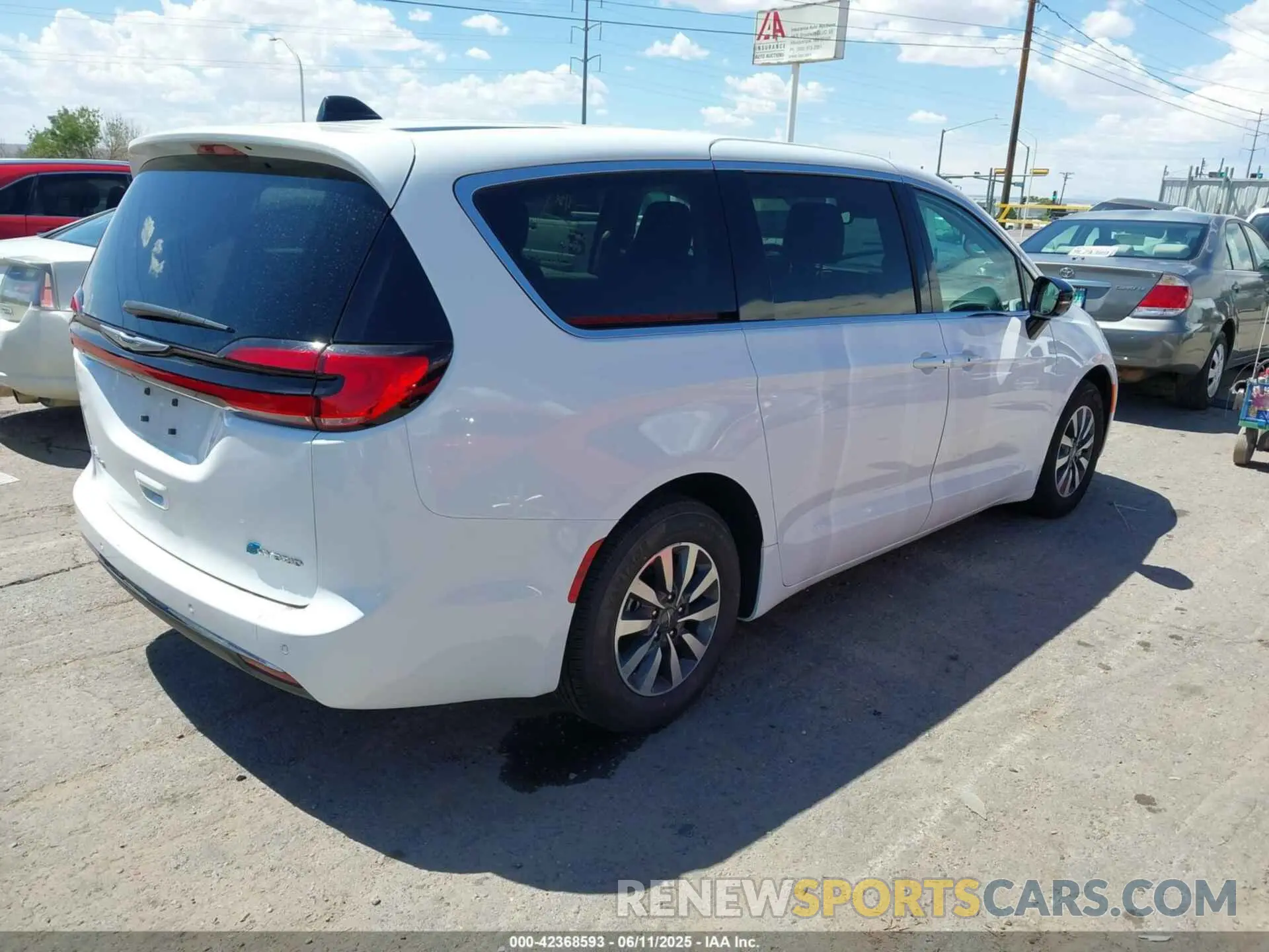 4 Photograph of a damaged car 2C4RC1S74RR153420 CHRYSLER PACIFICA HYBRID 2024