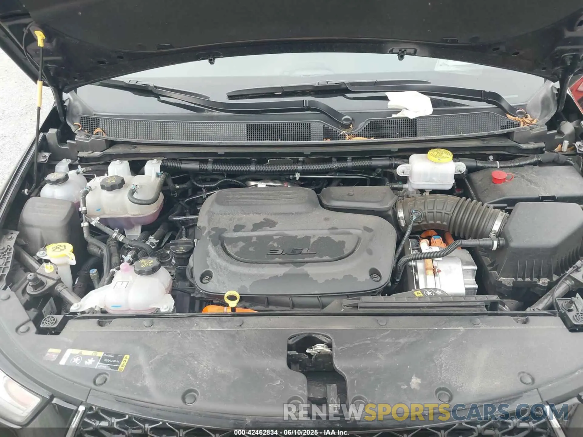 10 Photograph of a damaged car 2C4RC1S74RR169438 CHRYSLER PACIFICA HYBRID 2024