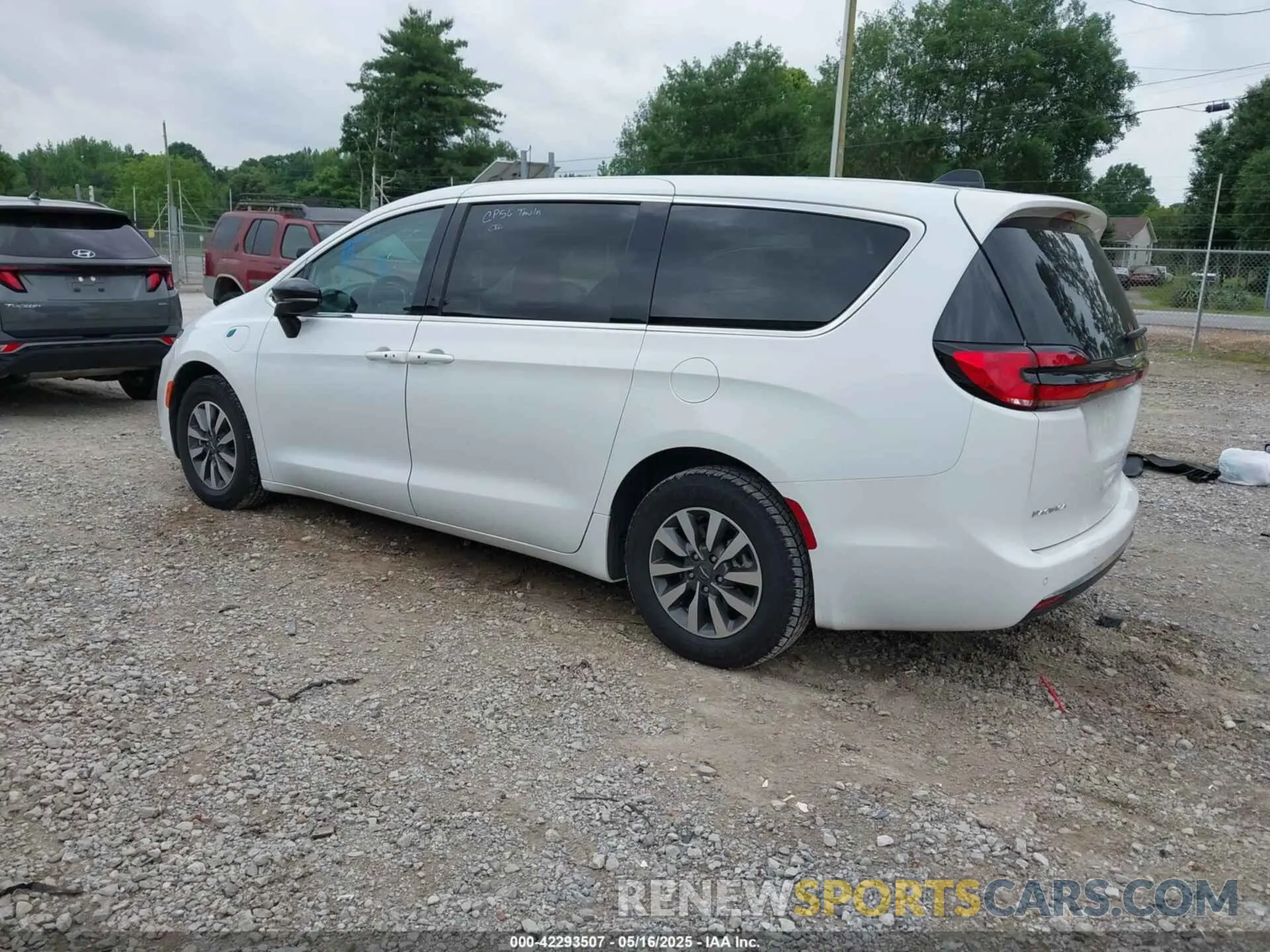 3 Photograph of a damaged car 2C4RC1S75RR103836 CHRYSLER PACIFICA HYBRID 2024
