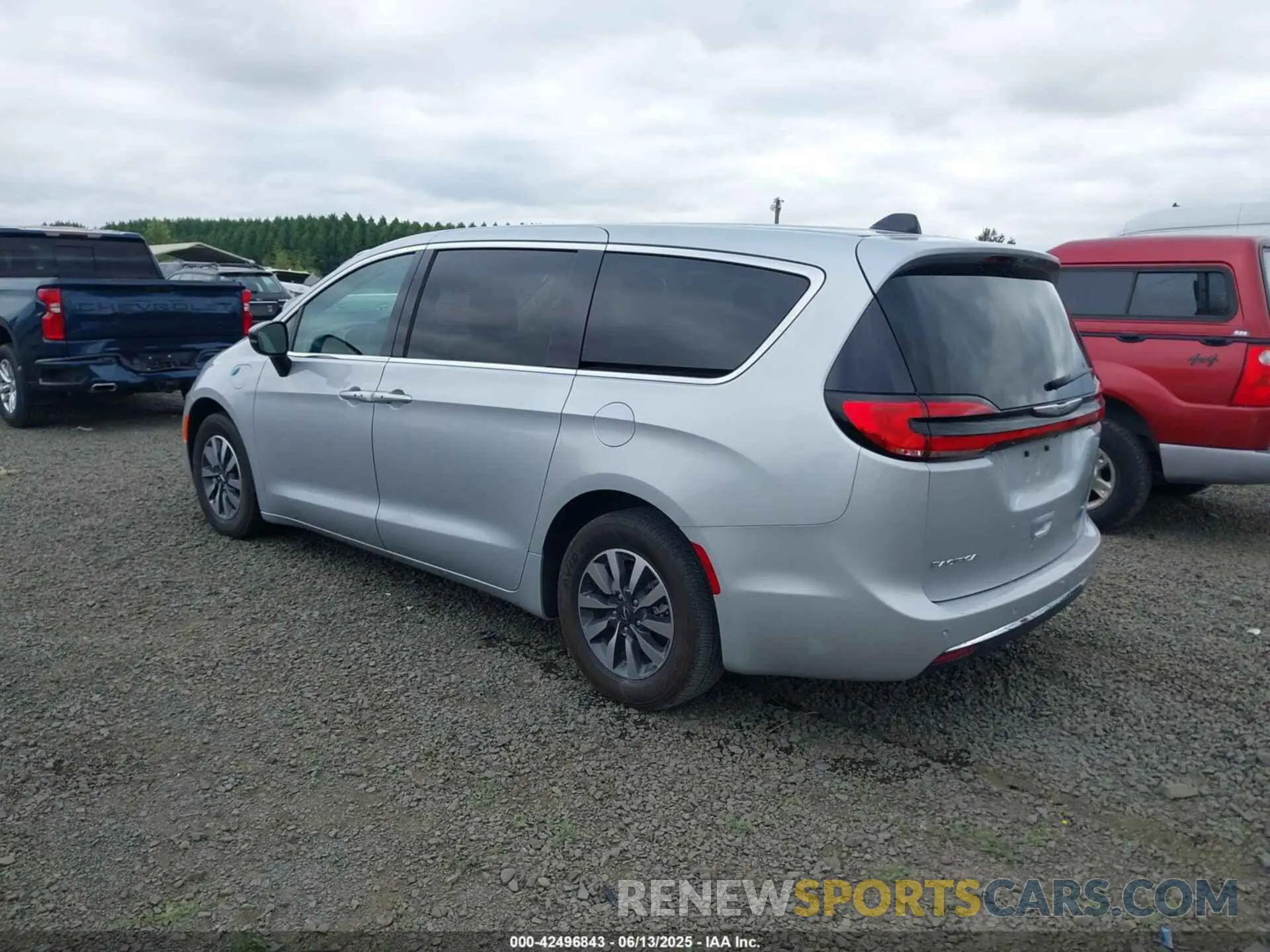 3 Photograph of a damaged car 2C4RC1S75RR156715 CHRYSLER PACIFICA HYBRID 2024