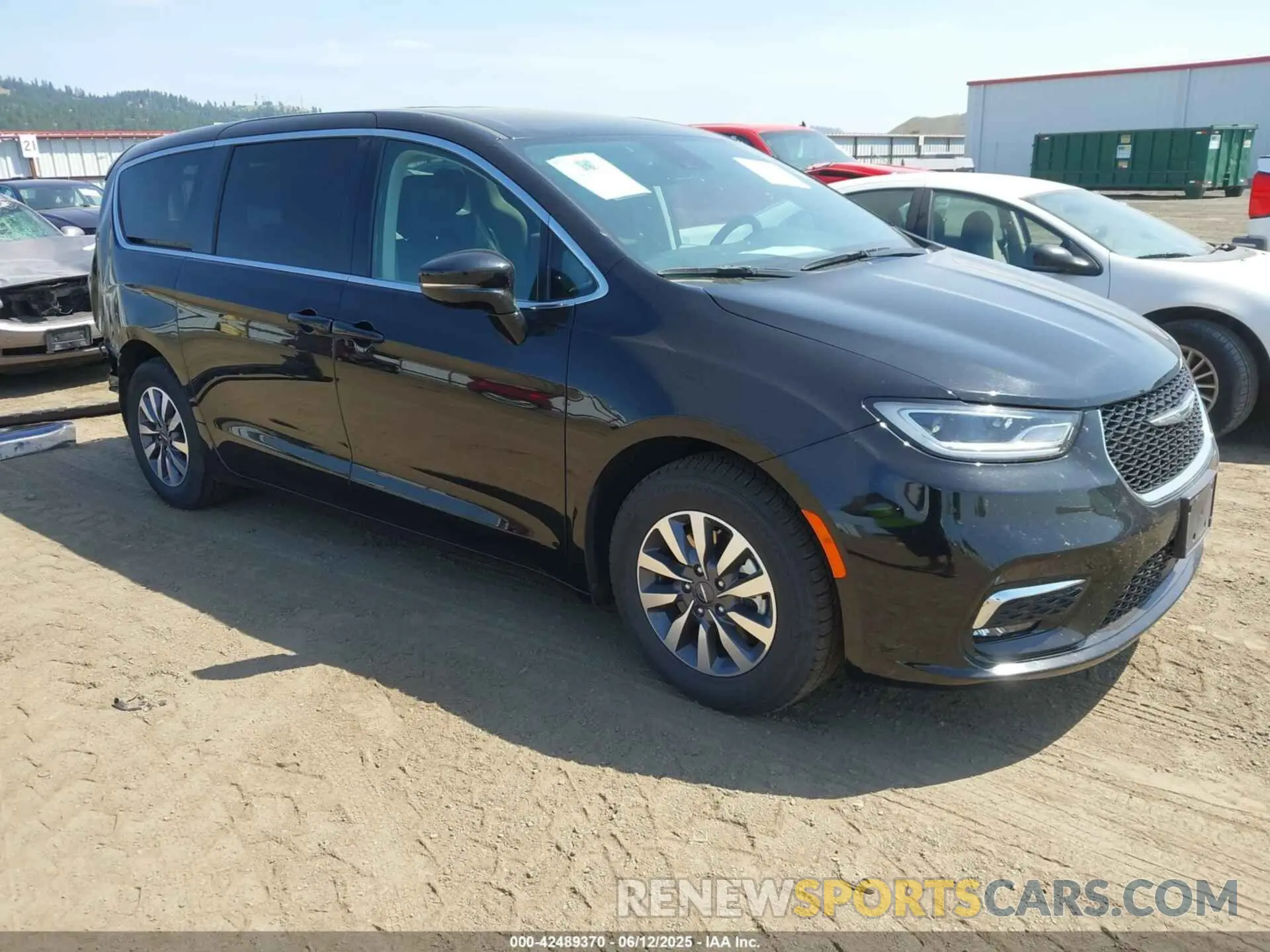 1 Photograph of a damaged car 2C4RC1S76RR177928 CHRYSLER PACIFICA HYBRID 2024