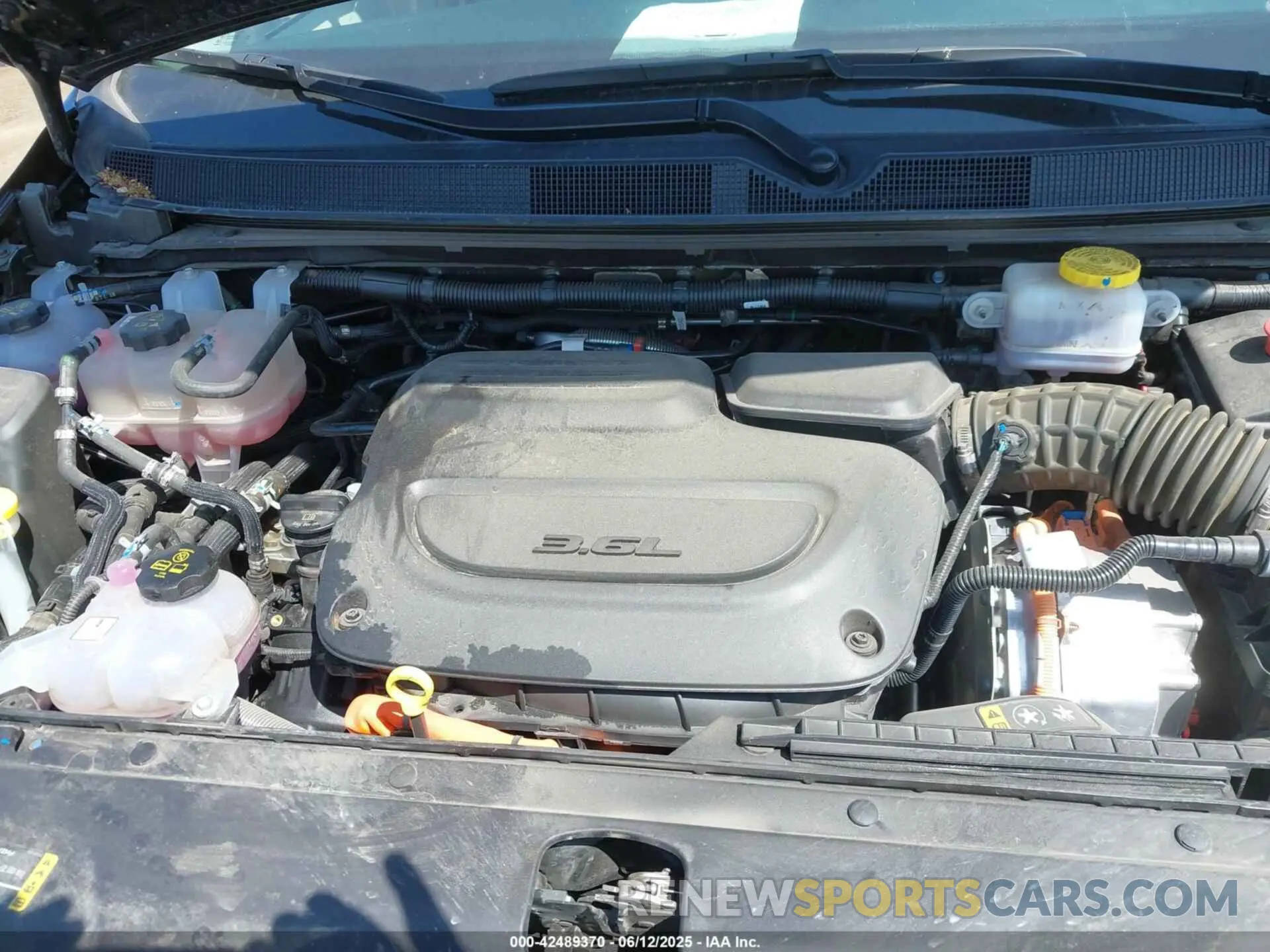 10 Photograph of a damaged car 2C4RC1S76RR177928 CHRYSLER PACIFICA HYBRID 2024