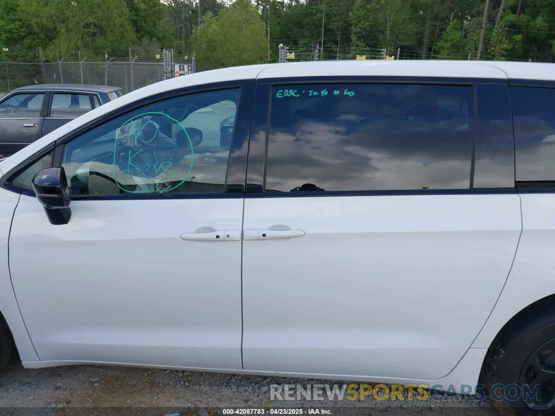 14 Photograph of a damaged car 2C4RC1S7XRR115352 CHRYSLER PACIFICA HYBRID 2024