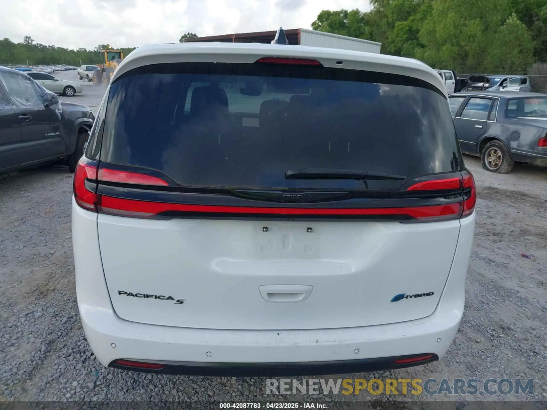 16 Photograph of a damaged car 2C4RC1S7XRR115352 CHRYSLER PACIFICA HYBRID 2024