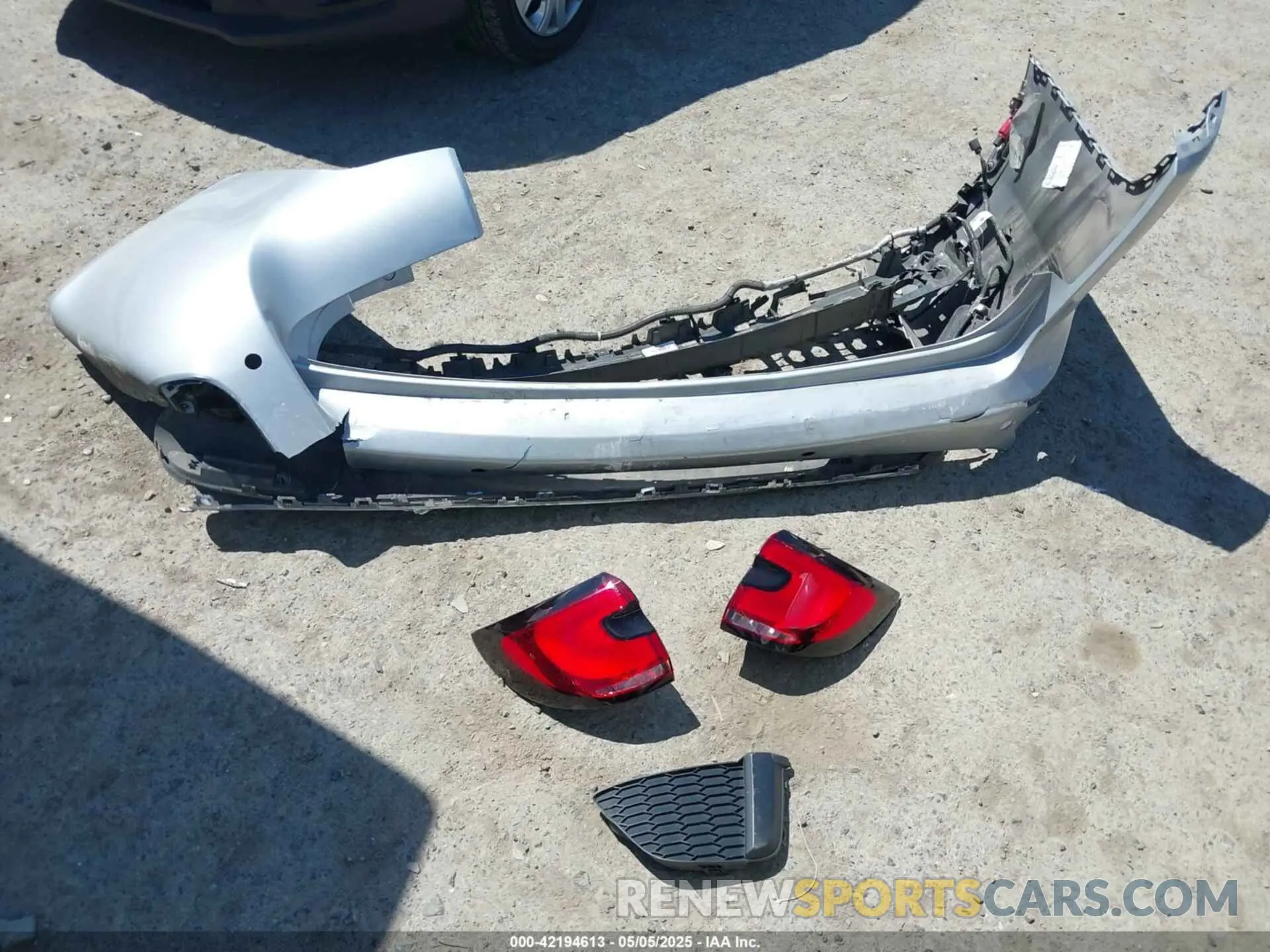 12 Фотография поврежденного автомобиля 2C4RC1S7XRR147332 CHRYSLER PACIFICA HYBRID 2024