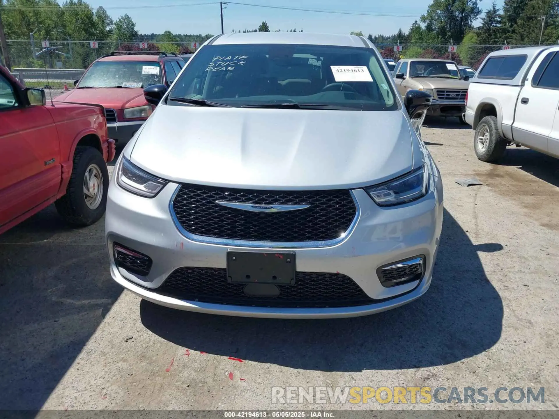 13 Фотография поврежденного автомобиля 2C4RC1S7XRR147332 CHRYSLER PACIFICA HYBRID 2024