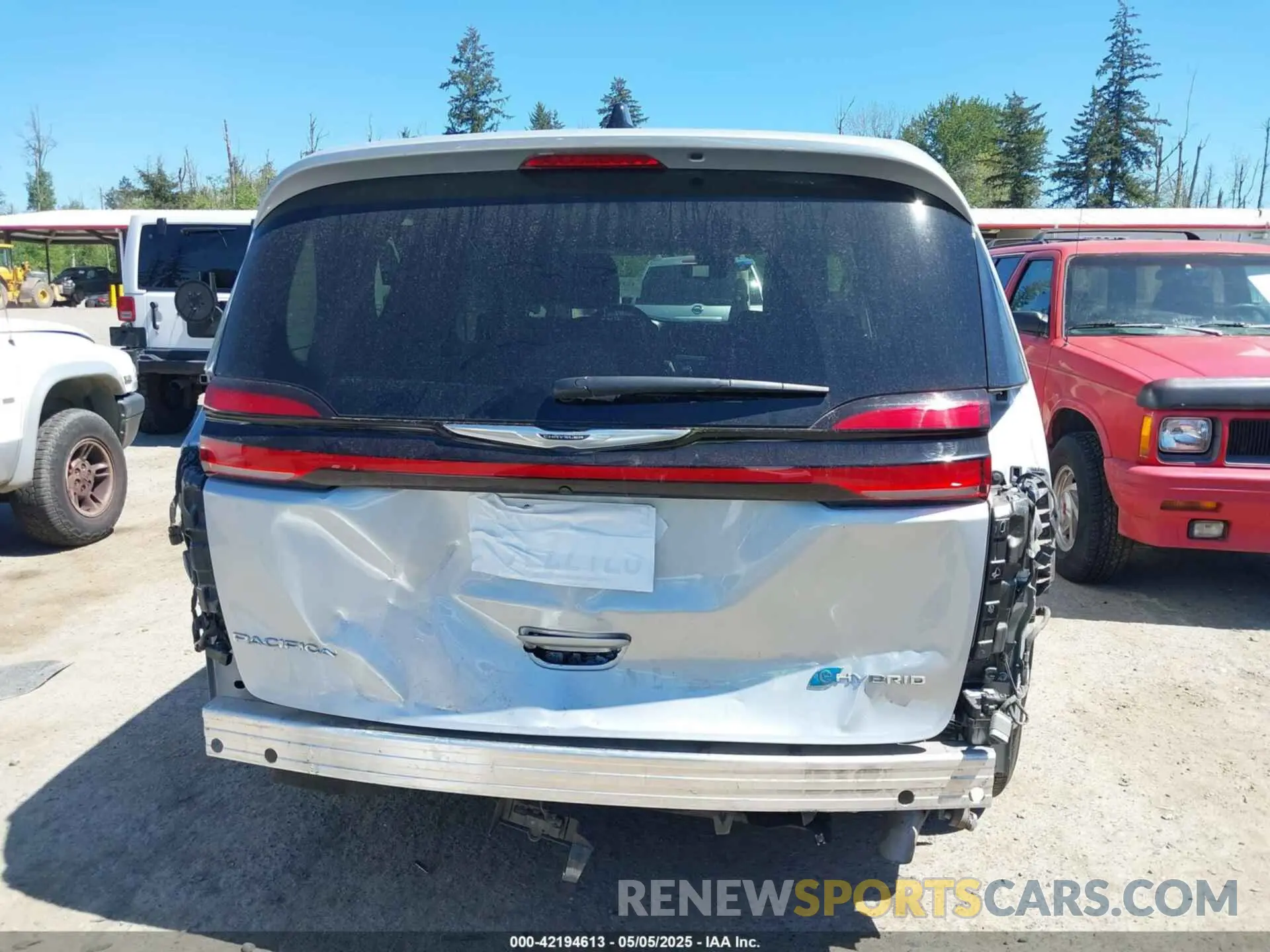 17 Фотография поврежденного автомобиля 2C4RC1S7XRR147332 CHRYSLER PACIFICA HYBRID 2024