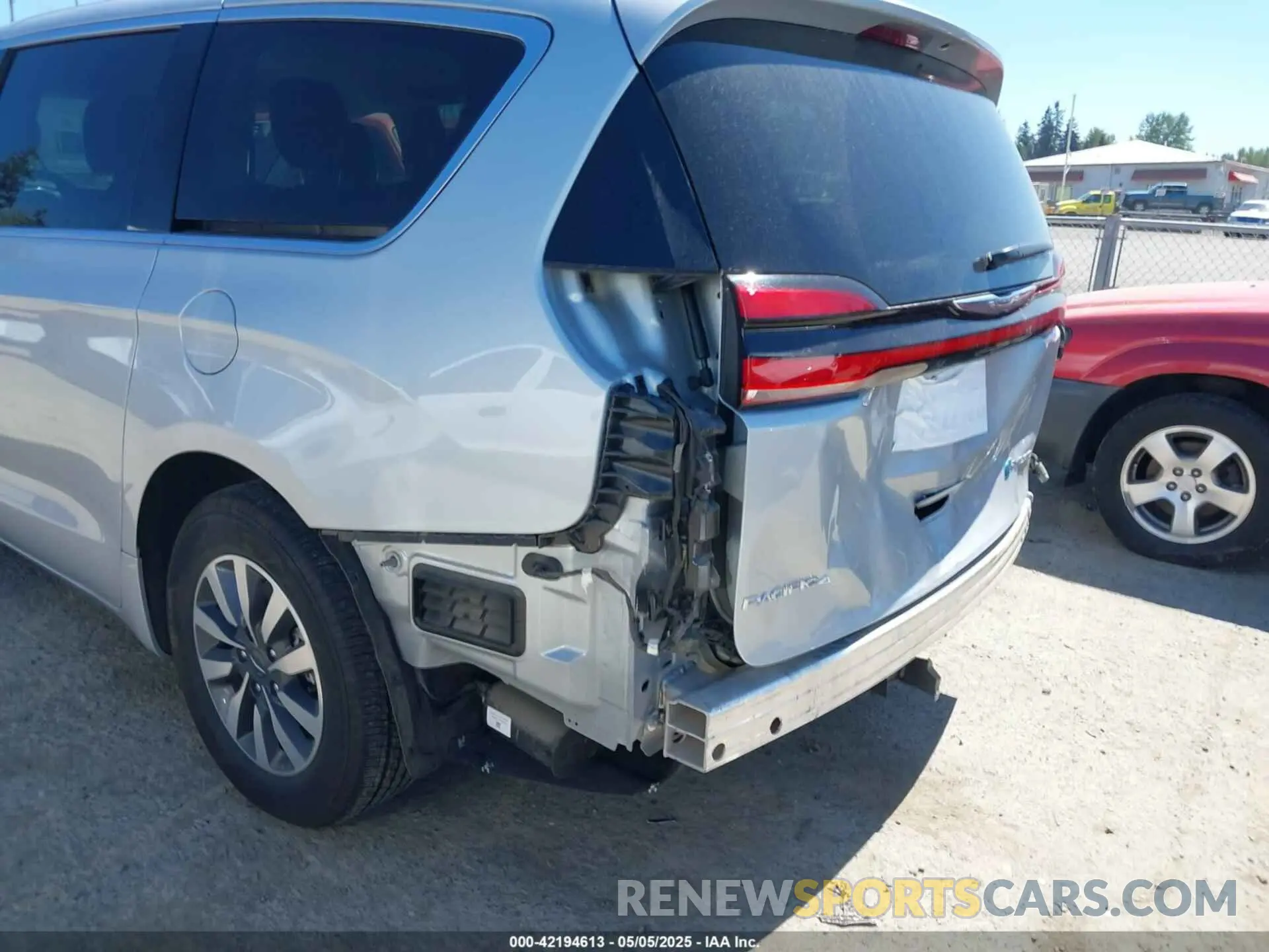 19 Фотография поврежденного автомобиля 2C4RC1S7XRR147332 CHRYSLER PACIFICA HYBRID 2024