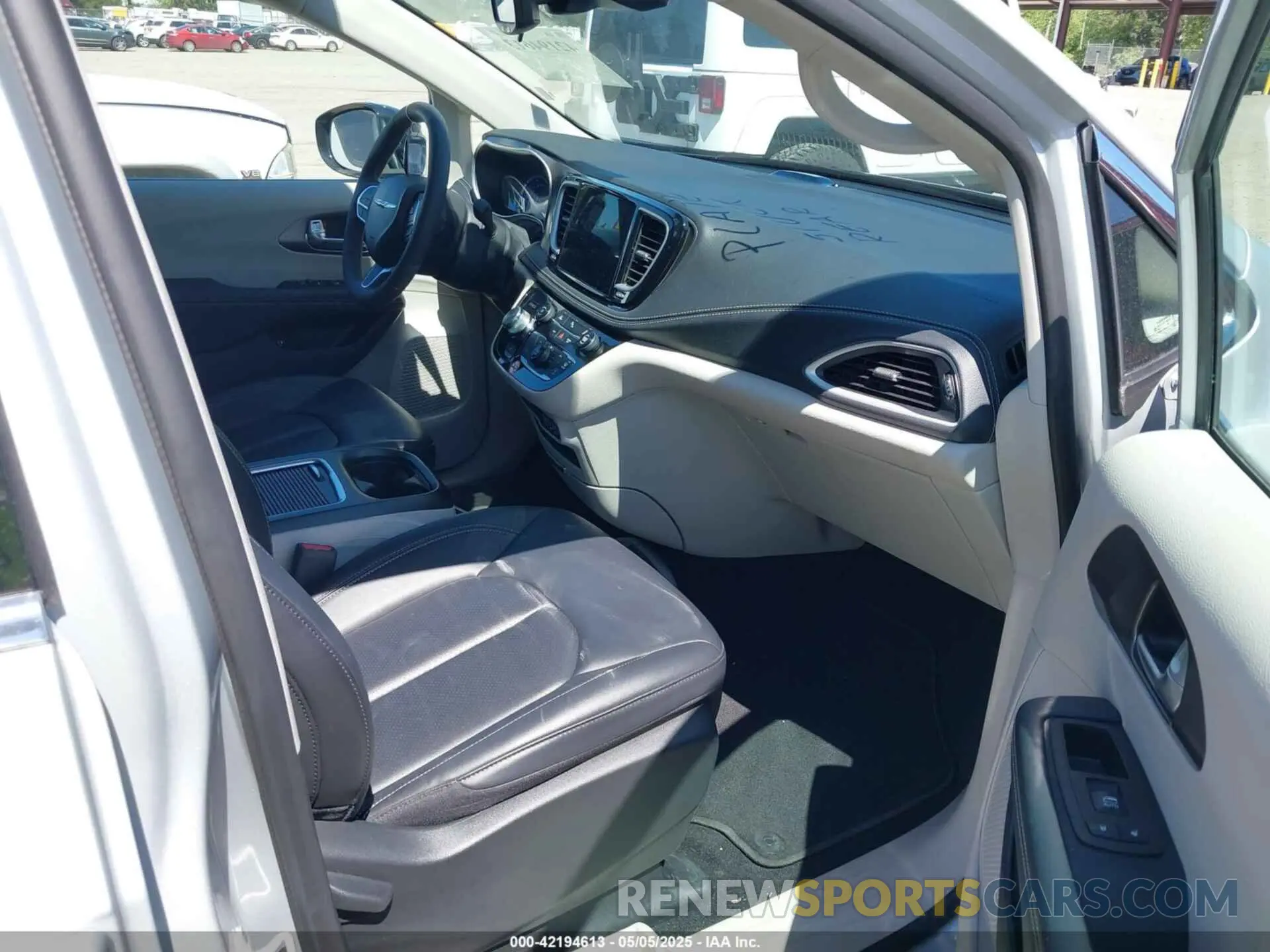 5 Фотография поврежденного автомобиля 2C4RC1S7XRR147332 CHRYSLER PACIFICA HYBRID 2024