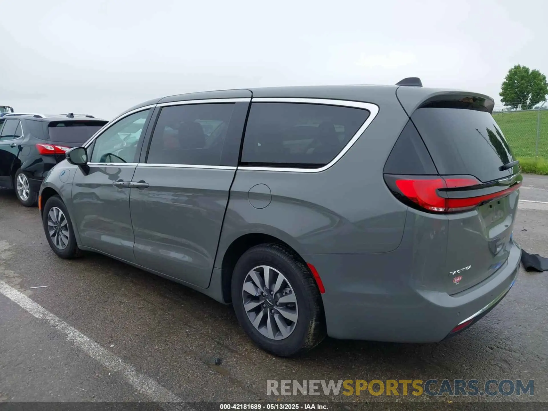 13 Фотография поврежденного автомобиля 2C4RC1S7XRR200143 CHRYSLER PACIFICA HYBRID 2024