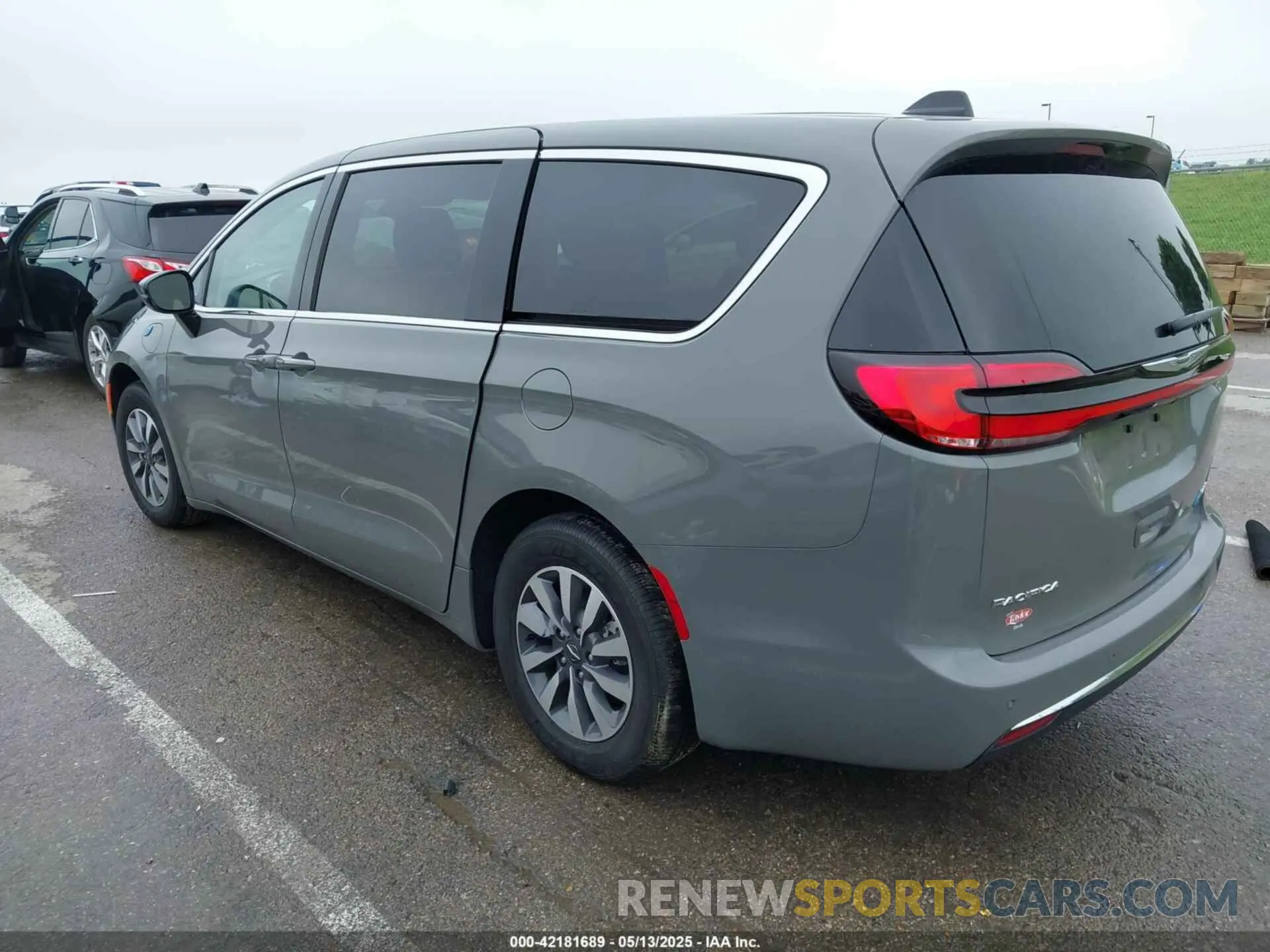 3 Фотография поврежденного автомобиля 2C4RC1S7XRR200143 CHRYSLER PACIFICA HYBRID 2024
