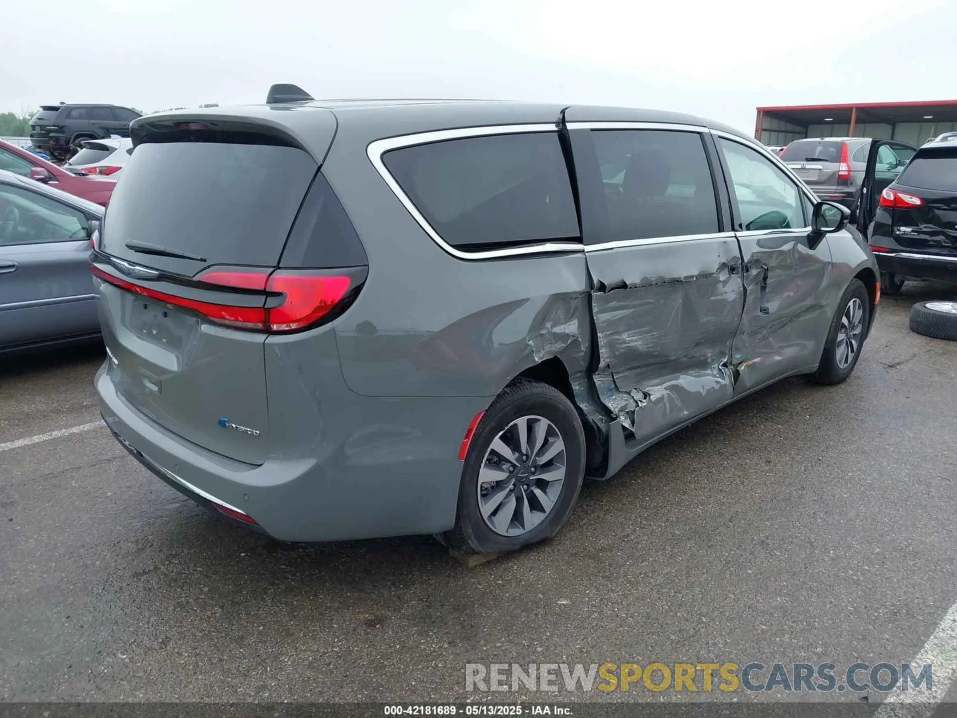 4 Фотография поврежденного автомобиля 2C4RC1S7XRR200143 CHRYSLER PACIFICA HYBRID 2024
