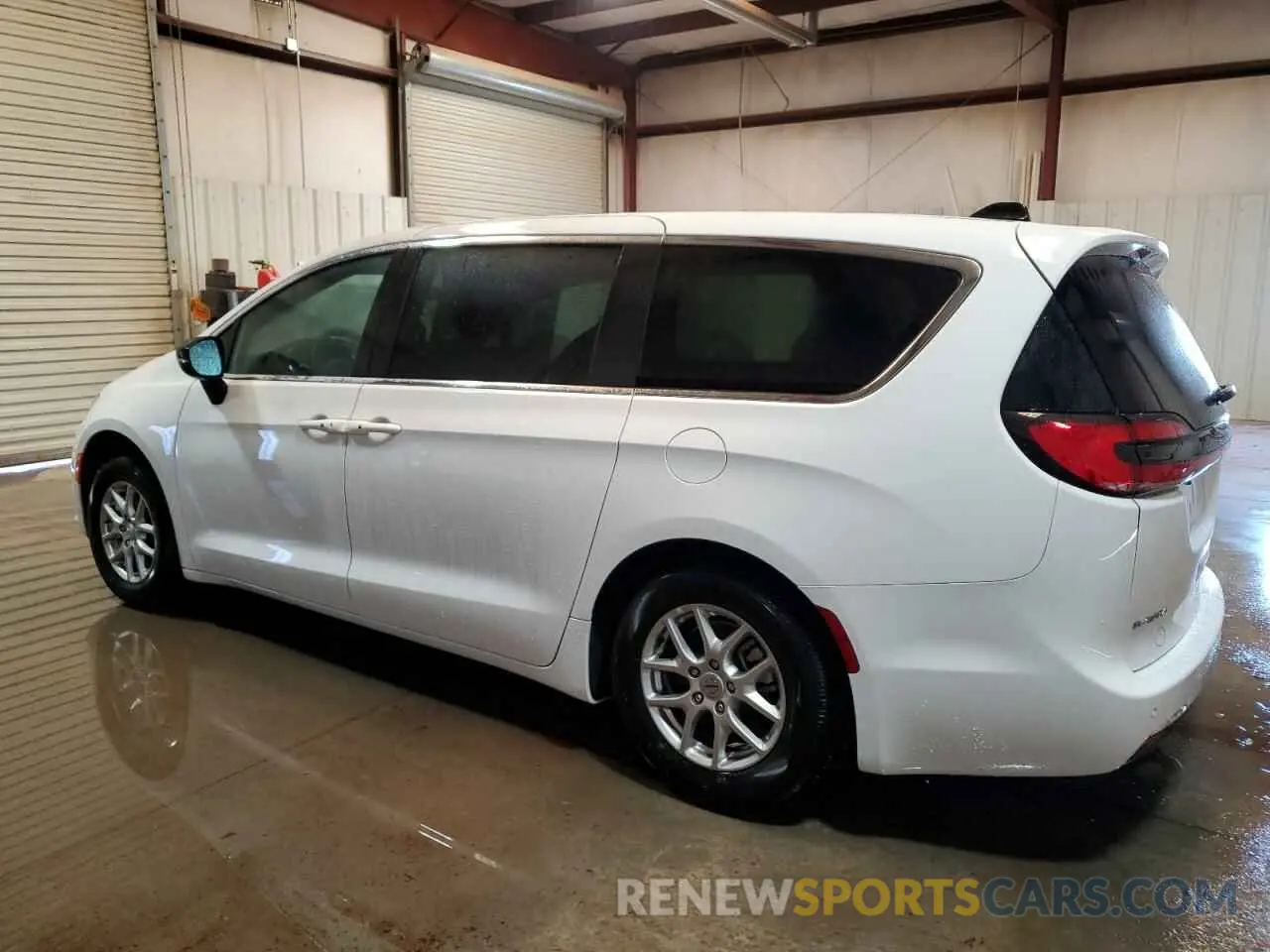 2 Photograph of a damaged car 2C4RC1BGXSR541564 CHRYSLER PACIFICA S 2025