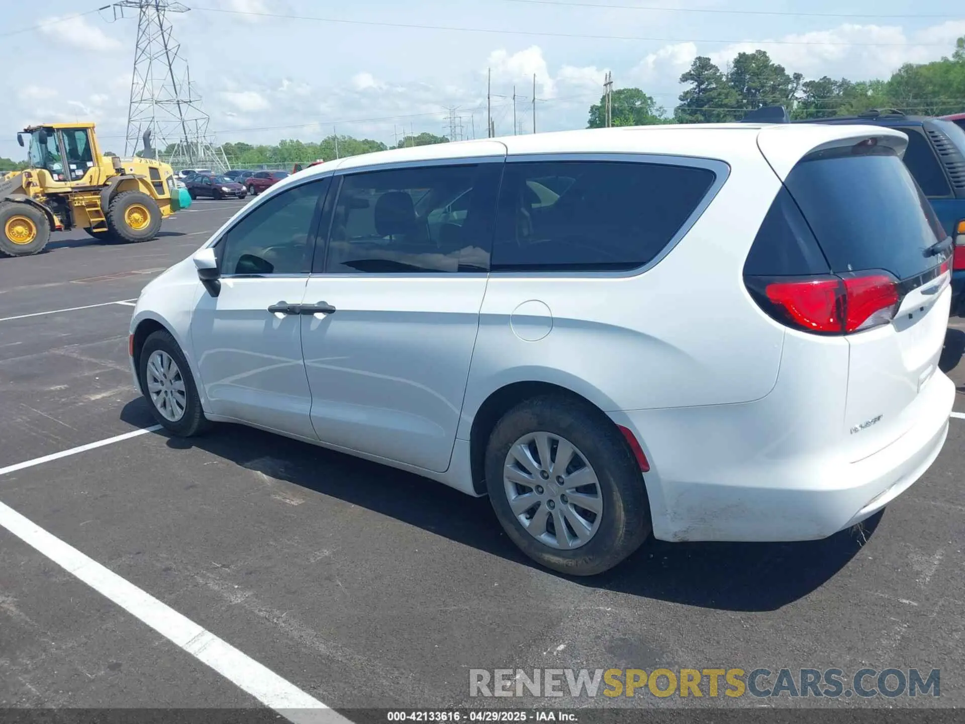 13 Фотография поврежденного автомобиля 2C4RC1AG4LR102783 CHRYSLER VOYAGER 2020