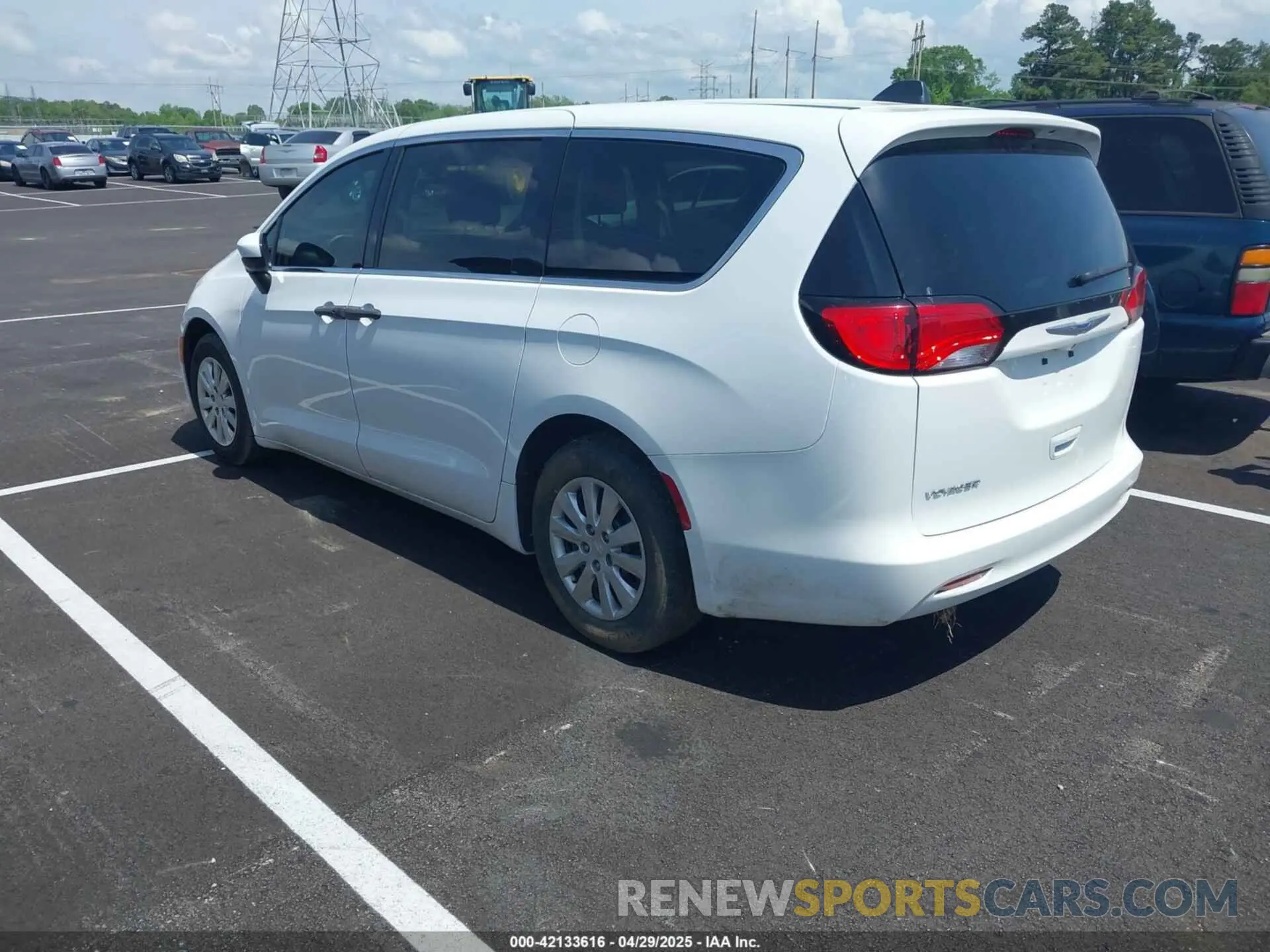 3 Фотография поврежденного автомобиля 2C4RC1AG4LR102783 CHRYSLER VOYAGER 2020