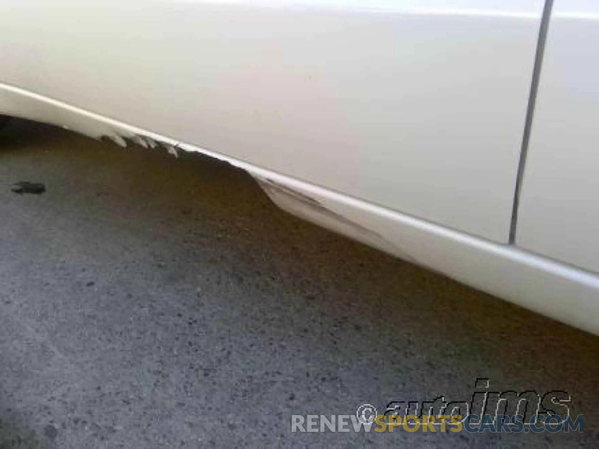 1 Photograph of a damaged car 2C4RC1CG3LR237587 CHRYSLER VOYAGER 2020