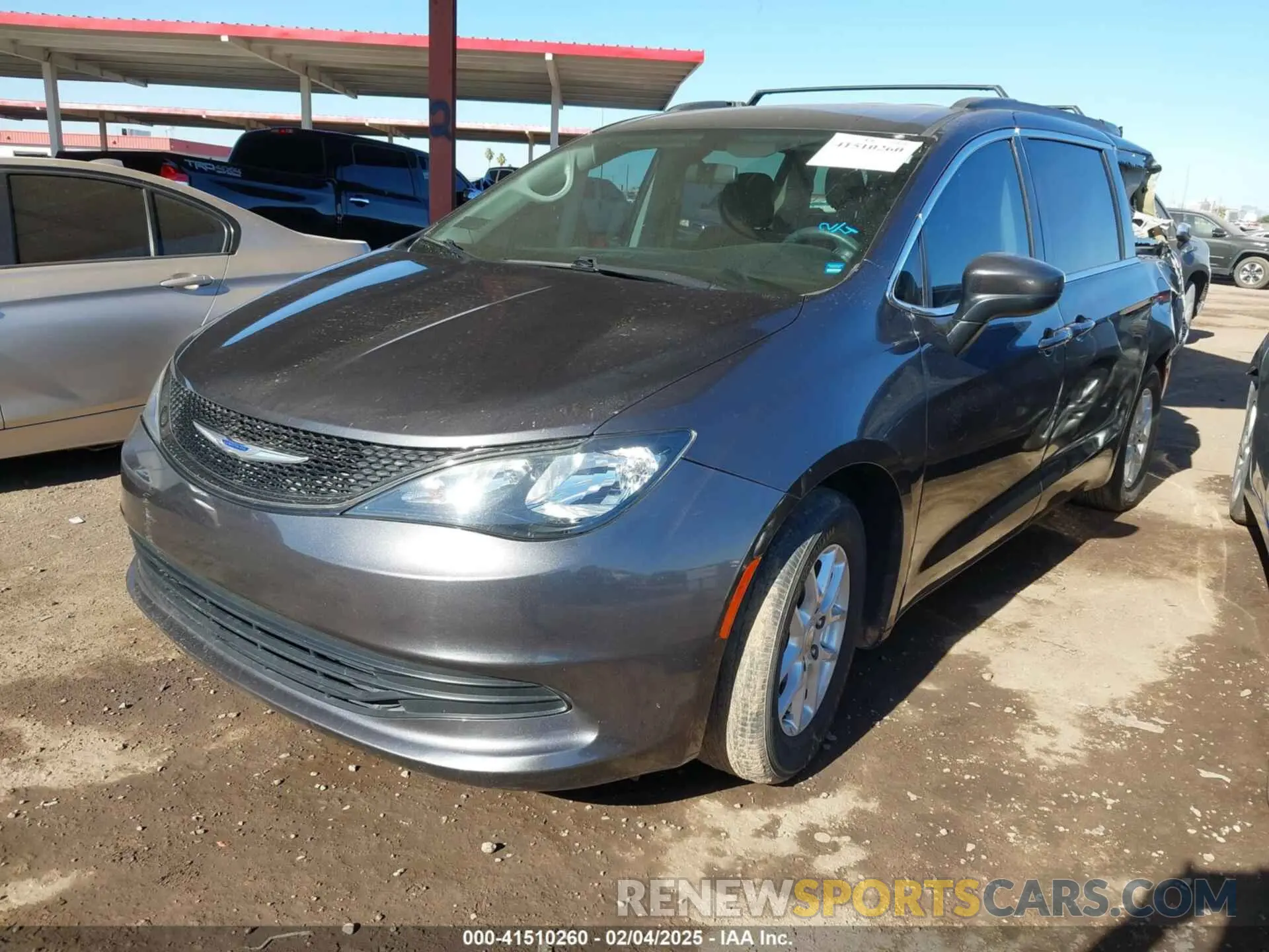 2 Фотография поврежденного автомобиля 2C4RC1CG6LR138780 CHRYSLER VOYAGER 2020