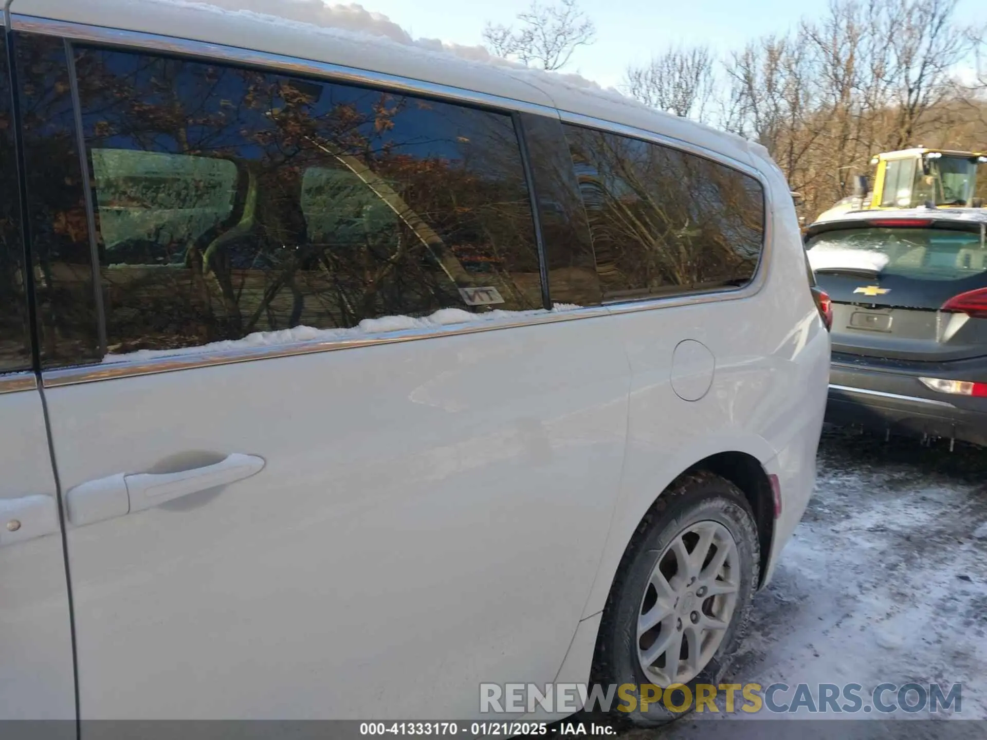 19 Фотография поврежденного автомобиля 2C4RC1CG7LR287442 CHRYSLER VOYAGER 2020