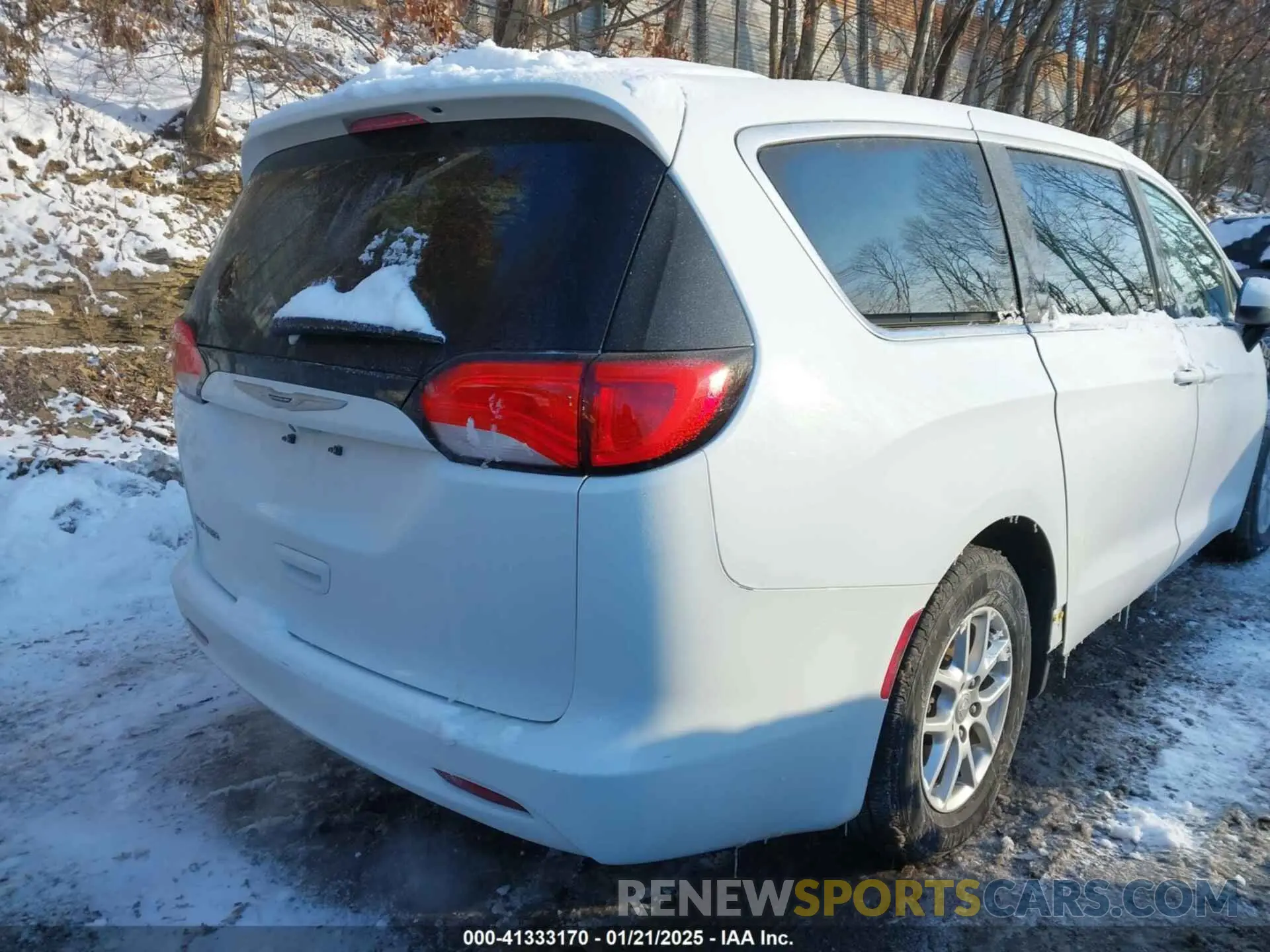 20 Фотография поврежденного автомобиля 2C4RC1CG7LR287442 CHRYSLER VOYAGER 2020