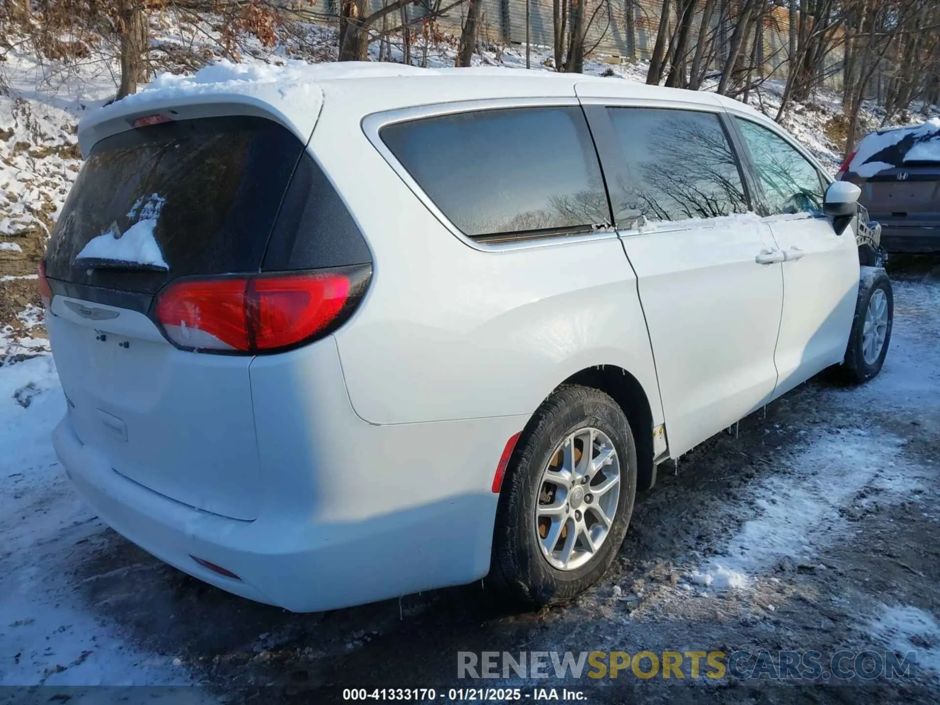 4 Фотография поврежденного автомобиля 2C4RC1CG7LR287442 CHRYSLER VOYAGER 2020