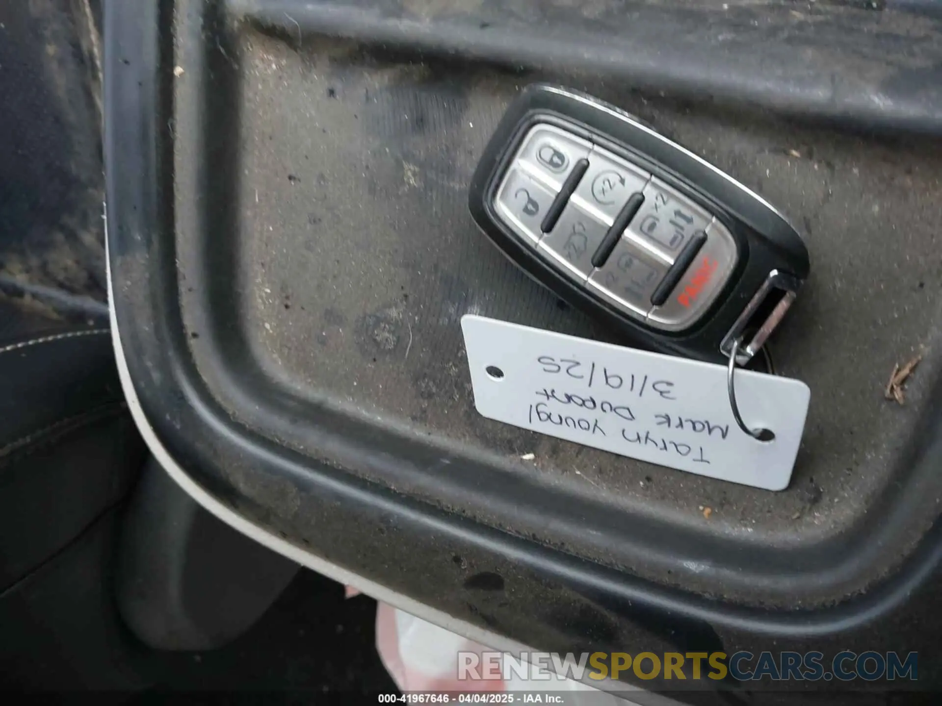 11 Фотография поврежденного автомобиля 2C4RC1DG1LR151578 CHRYSLER VOYAGER 2020