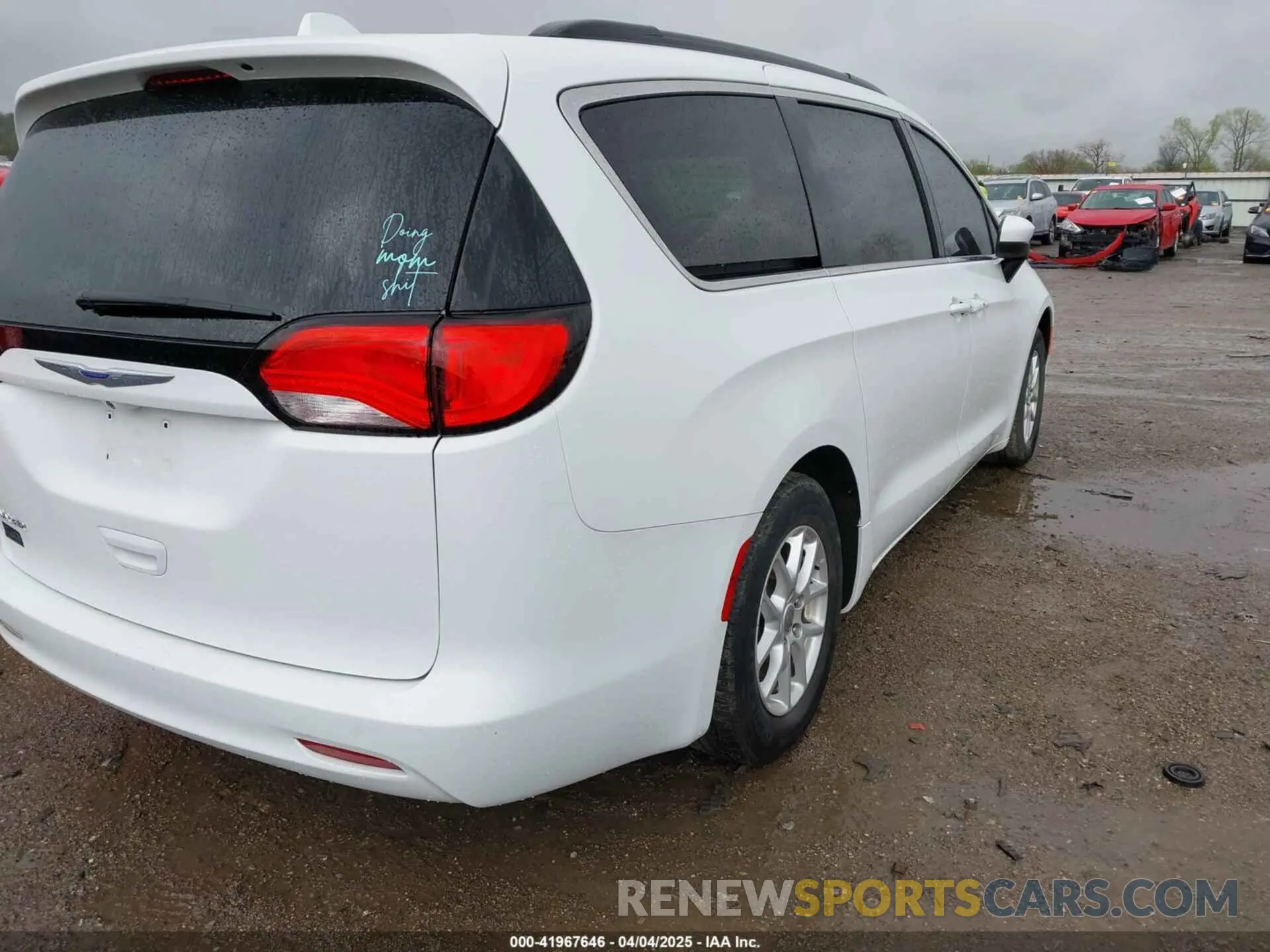 4 Фотография поврежденного автомобиля 2C4RC1DG1LR151578 CHRYSLER VOYAGER 2020