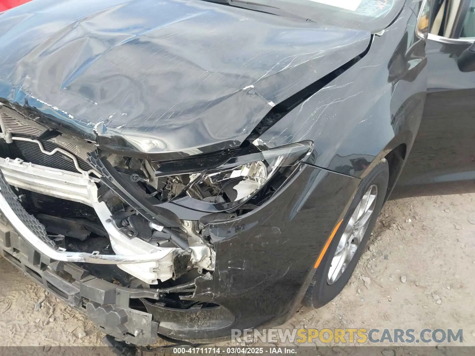 6 Photograph of a damaged car 2C4RC1DG2LR262141 CHRYSLER VOYAGER 2020
