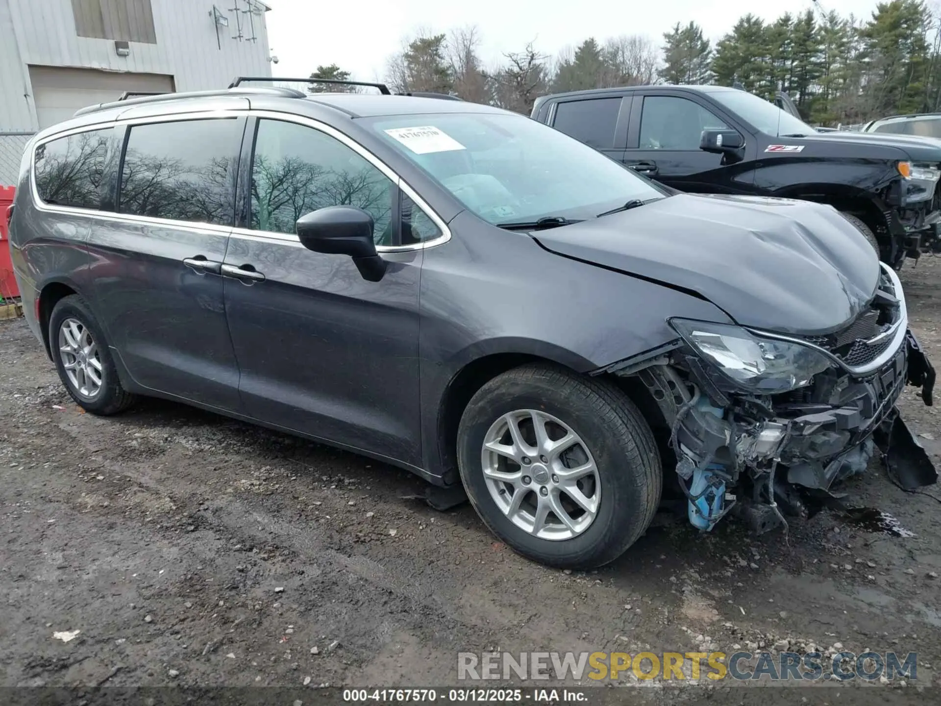 1 Фотография поврежденного автомобиля 2C4RC1DG2LR266058 CHRYSLER VOYAGER 2020