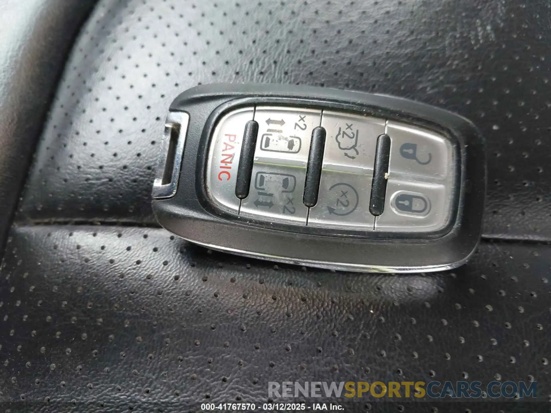 11 Фотография поврежденного автомобиля 2C4RC1DG2LR266058 CHRYSLER VOYAGER 2020