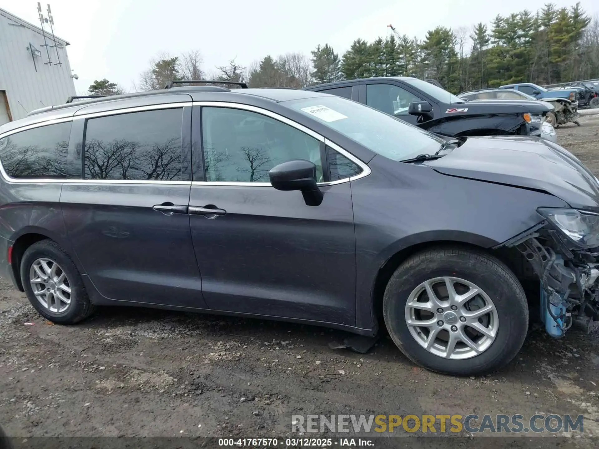 13 Фотография поврежденного автомобиля 2C4RC1DG2LR266058 CHRYSLER VOYAGER 2020