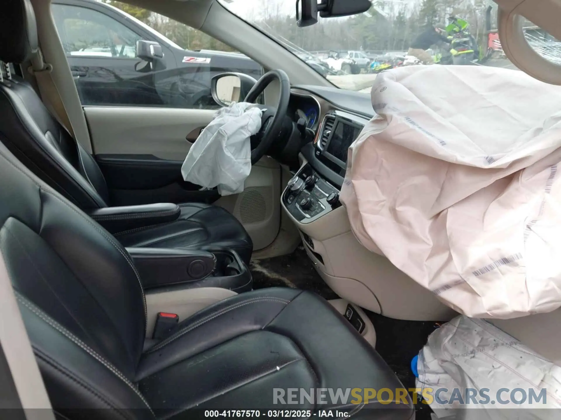 5 Фотография поврежденного автомобиля 2C4RC1DG2LR266058 CHRYSLER VOYAGER 2020
