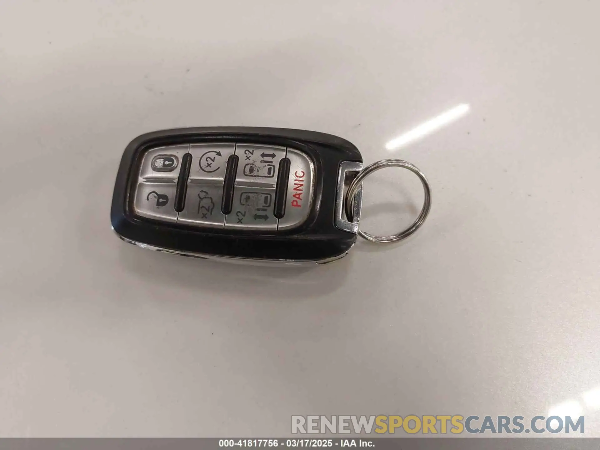 11 Фотография поврежденного автомобиля 2C4RC1DG3LR151663 CHRYSLER VOYAGER 2020