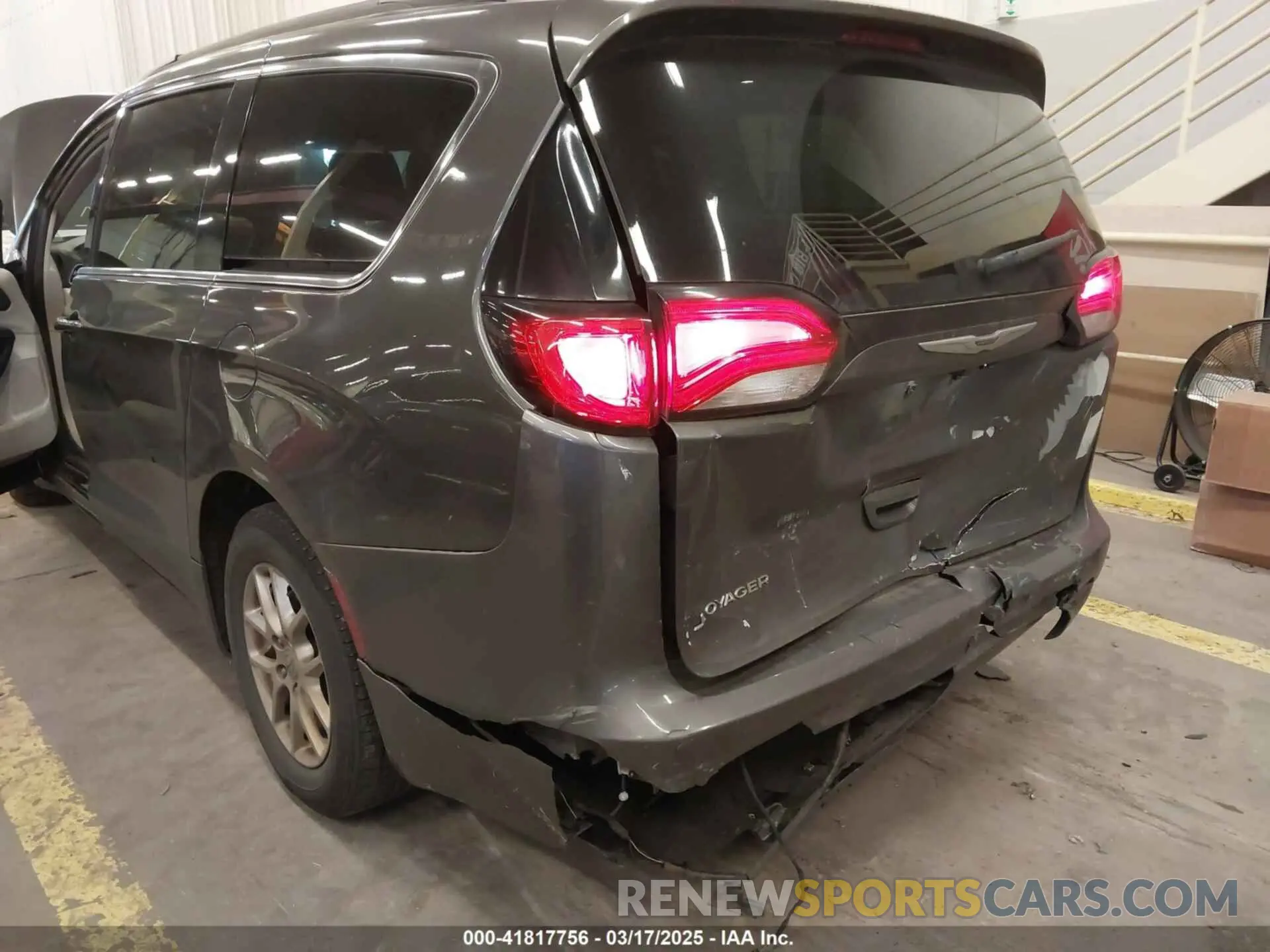 6 Фотография поврежденного автомобиля 2C4RC1DG3LR151663 CHRYSLER VOYAGER 2020
