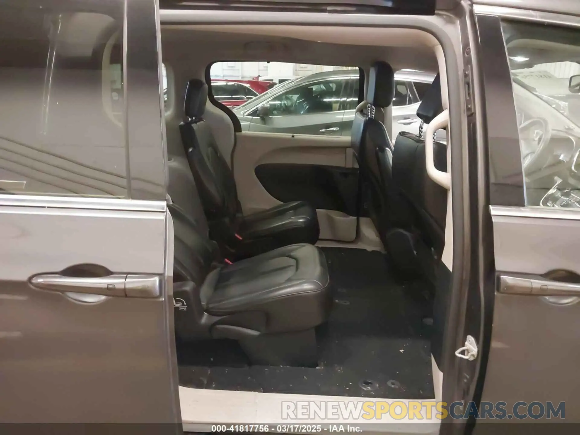 8 Фотография поврежденного автомобиля 2C4RC1DG3LR151663 CHRYSLER VOYAGER 2020