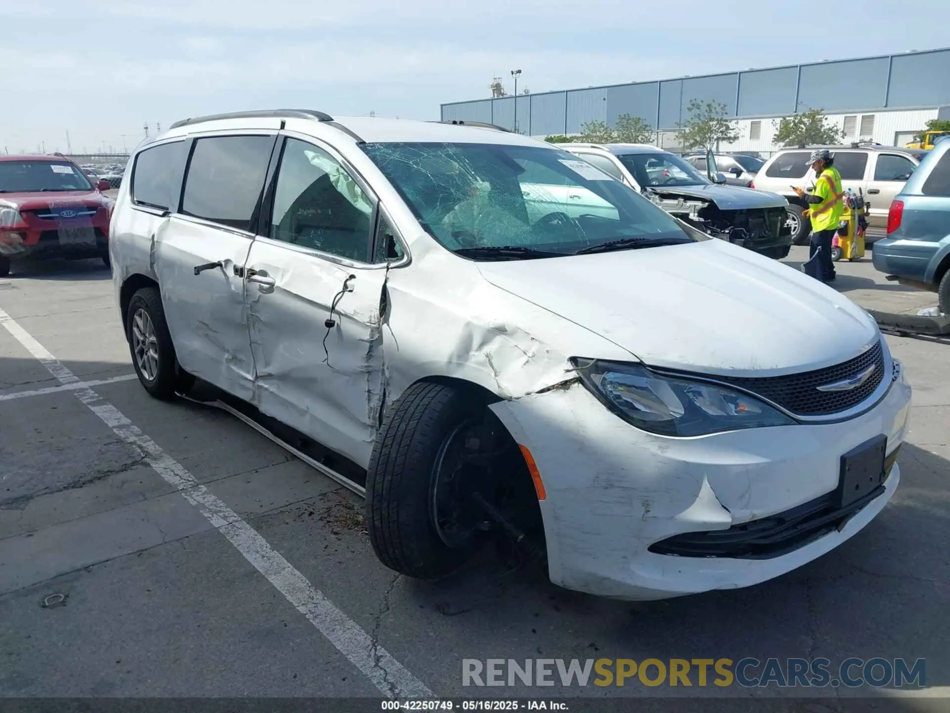 6 Photograph of a damaged car 2C4RC1DG4LR148576 CHRYSLER VOYAGER 2020