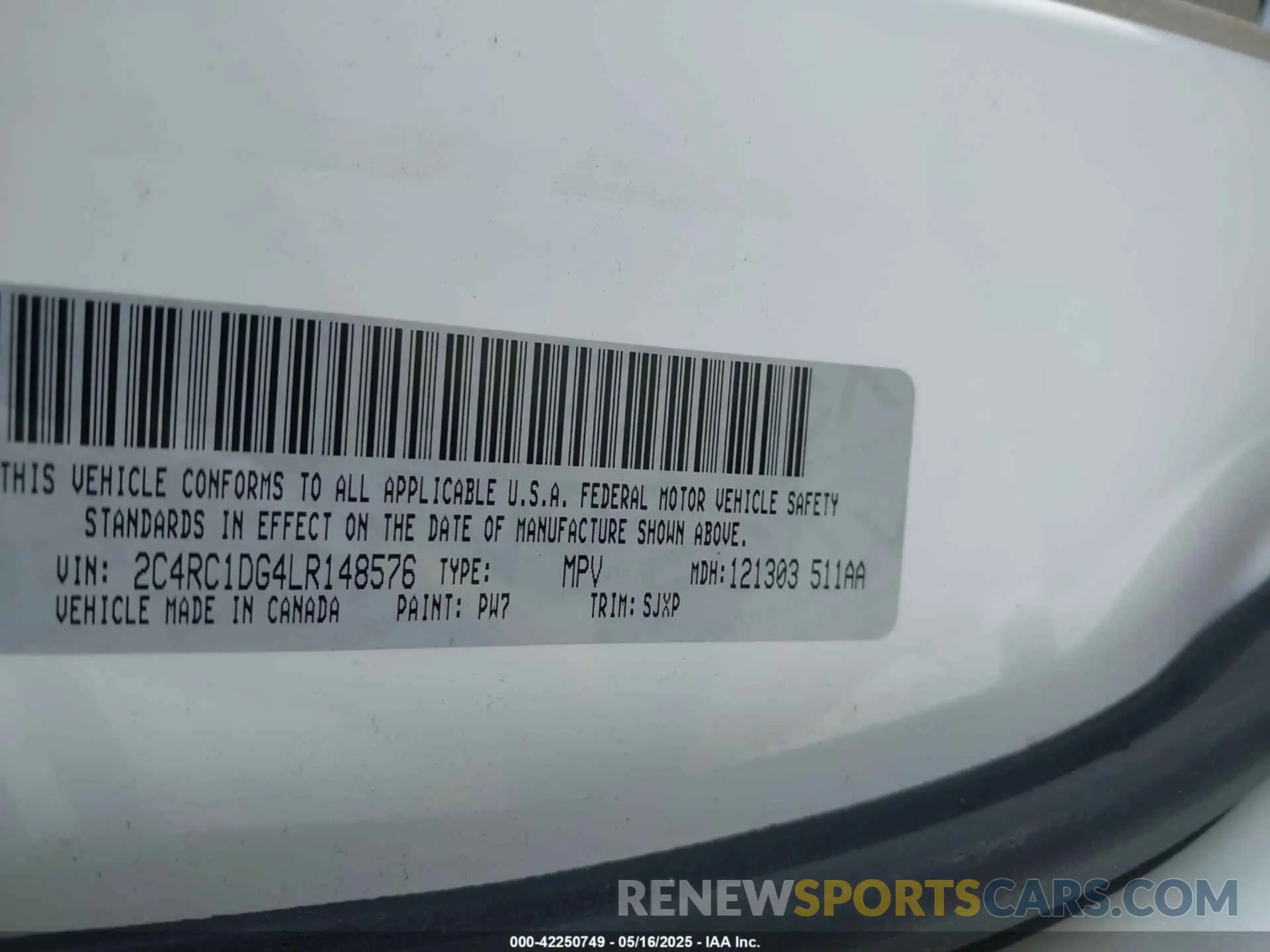 9 Photograph of a damaged car 2C4RC1DG4LR148576 CHRYSLER VOYAGER 2020