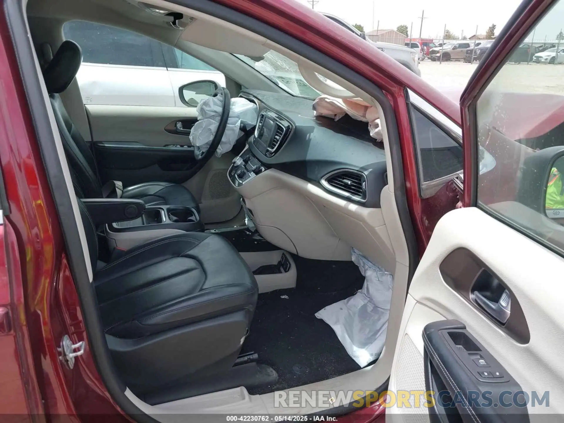 5 Фотография поврежденного автомобиля 2C4RC1DG4LR260889 CHRYSLER VOYAGER 2020