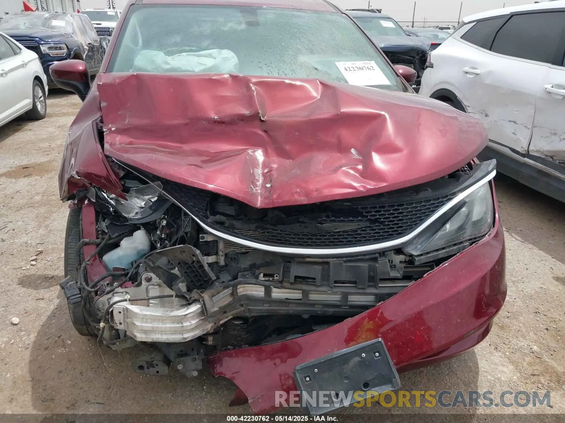 6 Фотография поврежденного автомобиля 2C4RC1DG4LR260889 CHRYSLER VOYAGER 2020