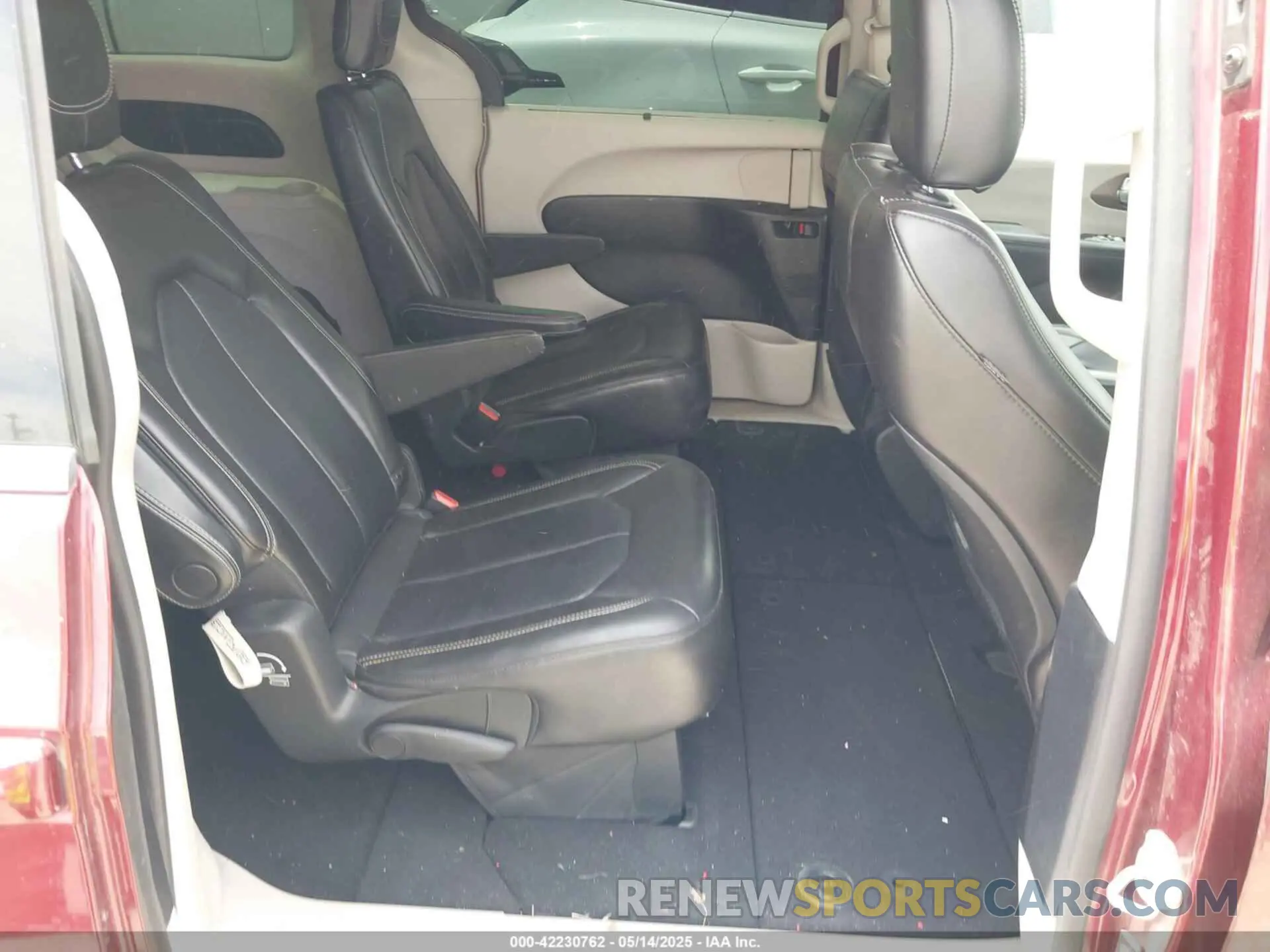 8 Фотография поврежденного автомобиля 2C4RC1DG4LR260889 CHRYSLER VOYAGER 2020