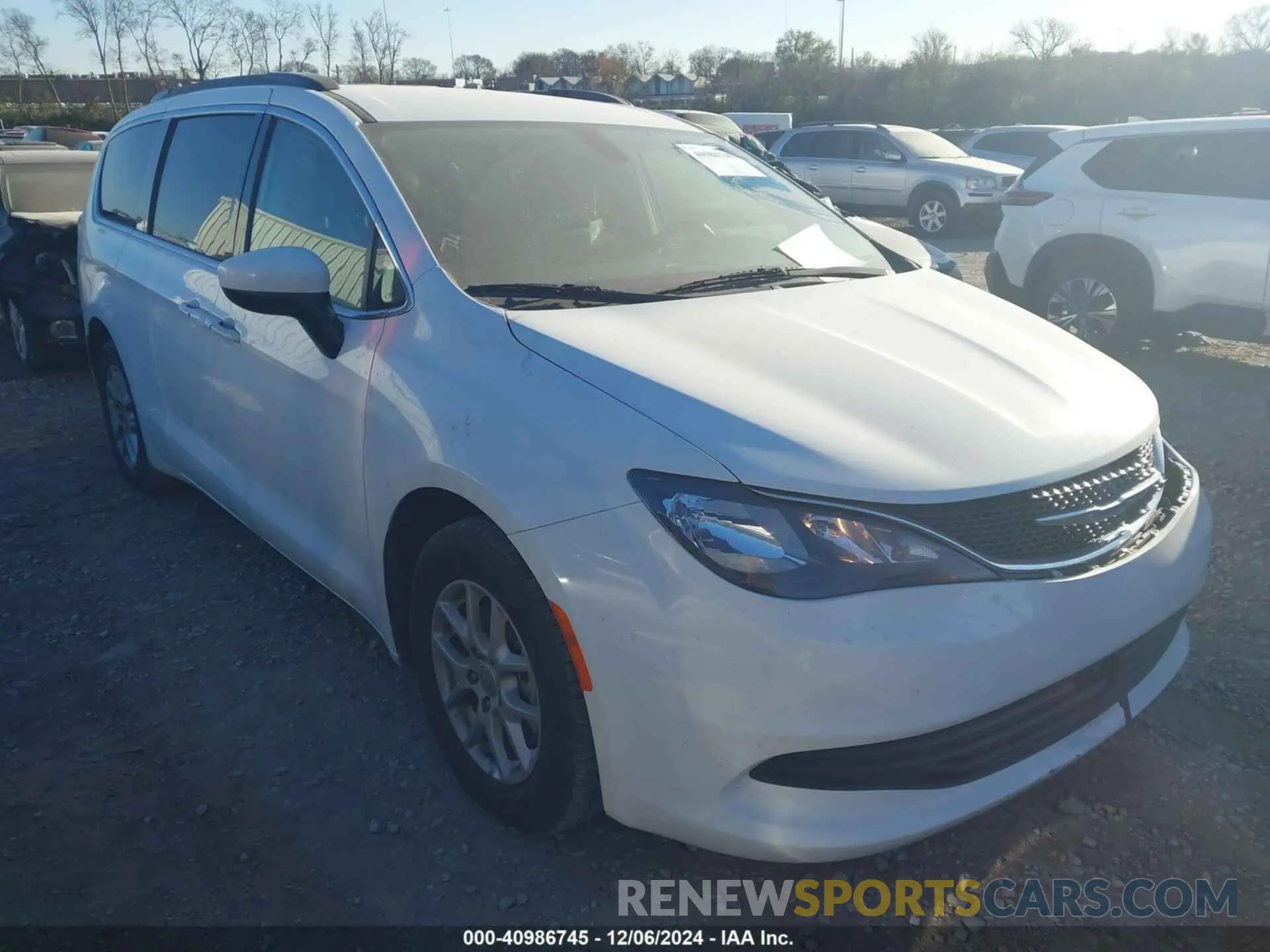 1 Фотография поврежденного автомобиля 2C4RC1DG4LR262433 CHRYSLER VOYAGER 2020