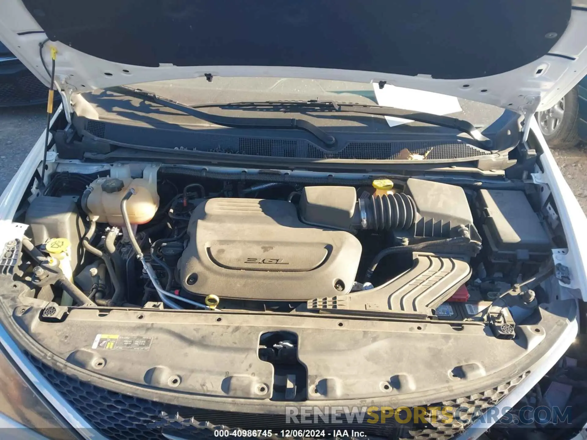 10 Фотография поврежденного автомобиля 2C4RC1DG4LR262433 CHRYSLER VOYAGER 2020