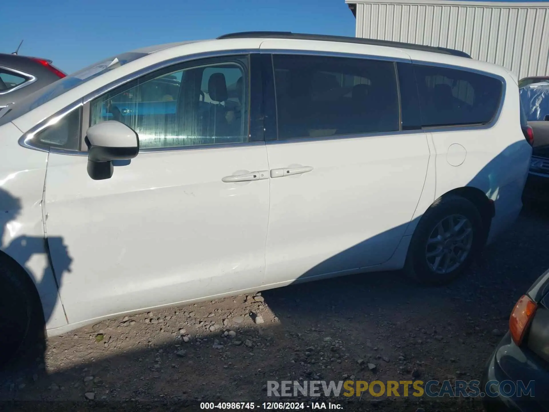 14 Фотография поврежденного автомобиля 2C4RC1DG4LR262433 CHRYSLER VOYAGER 2020