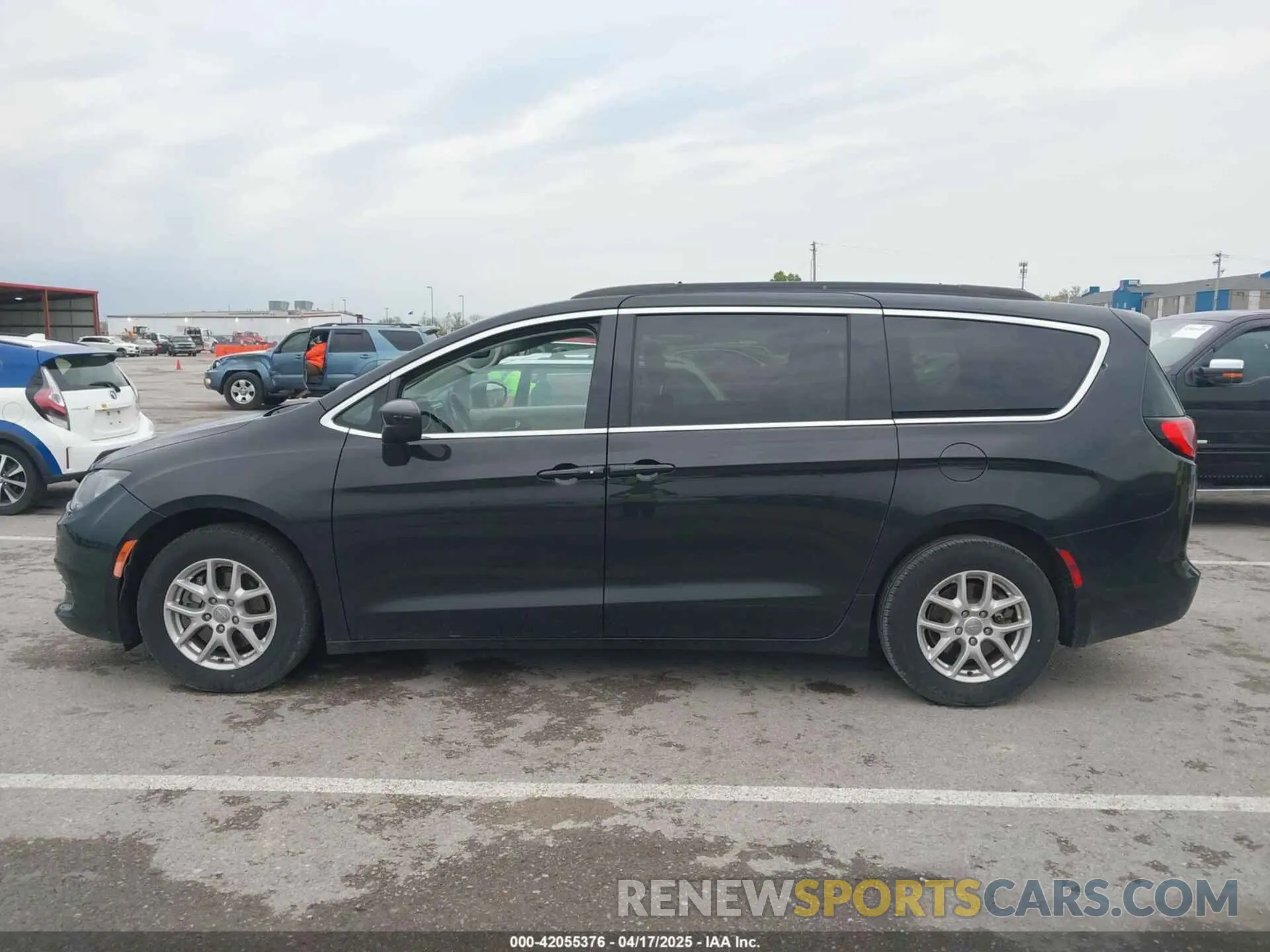 14 Фотография поврежденного автомобиля 2C4RC1DG5LR164284 CHRYSLER VOYAGER 2020