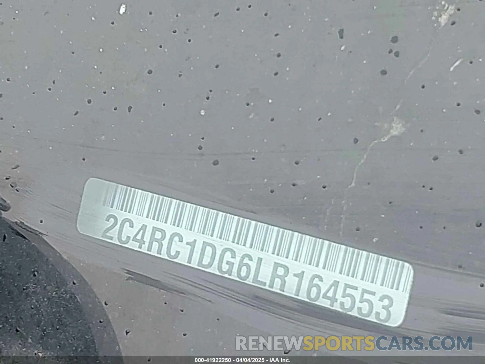17 Photograph of a damaged car 2C4RC1DG6LR164553 CHRYSLER VOYAGER 2020