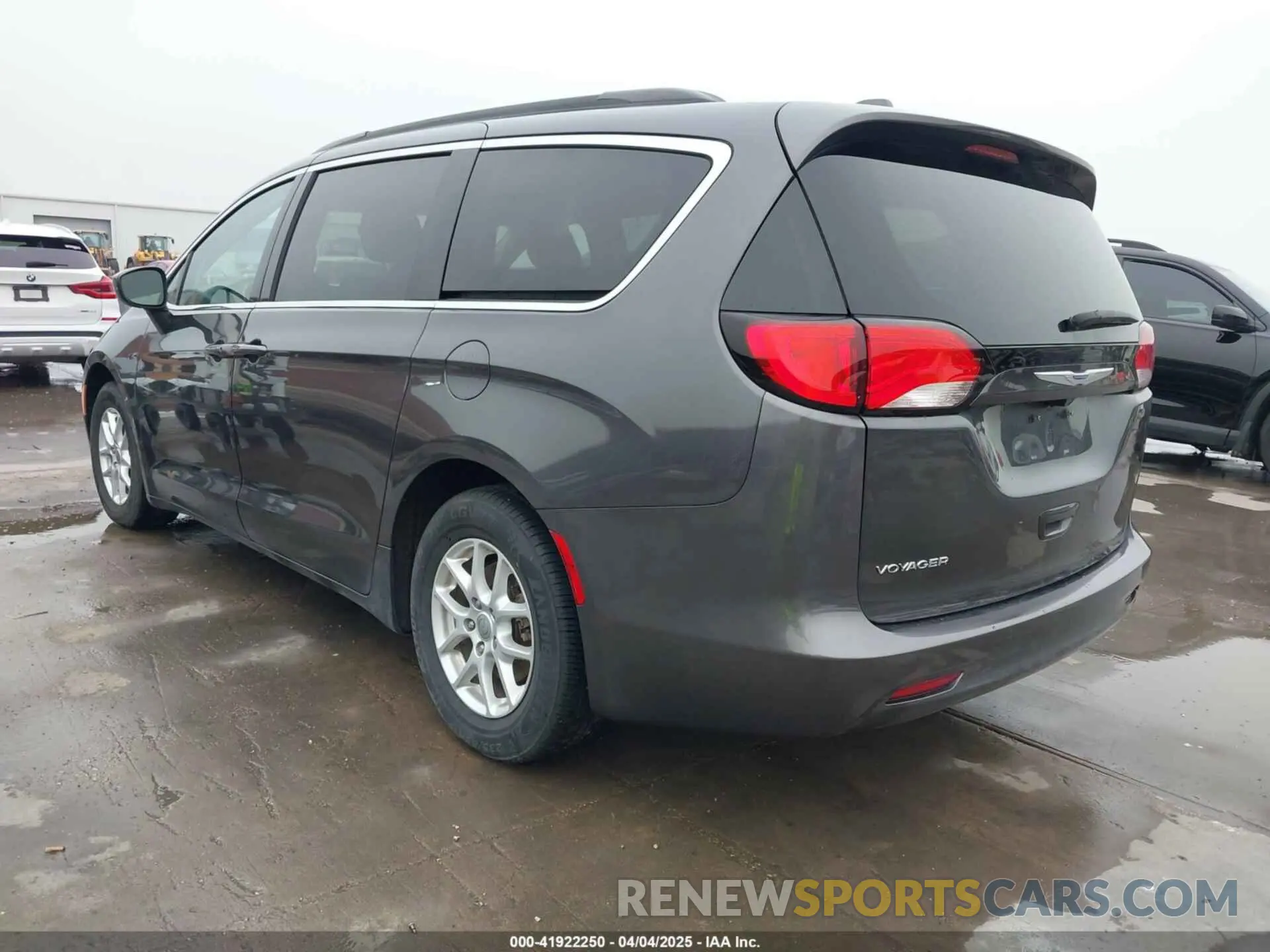 3 Photograph of a damaged car 2C4RC1DG6LR164553 CHRYSLER VOYAGER 2020