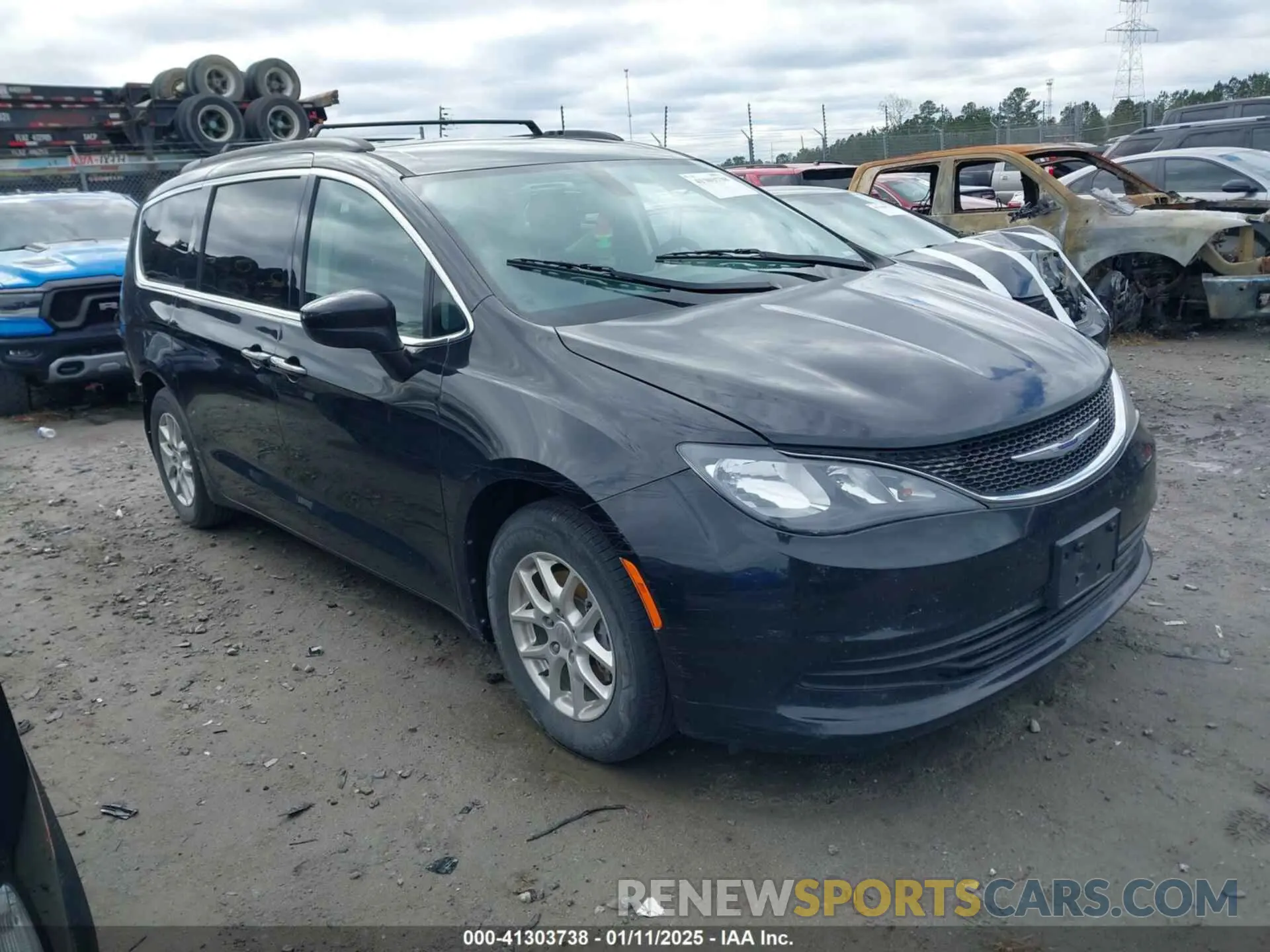 1 Фотография поврежденного автомобиля 2C4RC1DG7LR176839 CHRYSLER VOYAGER 2020